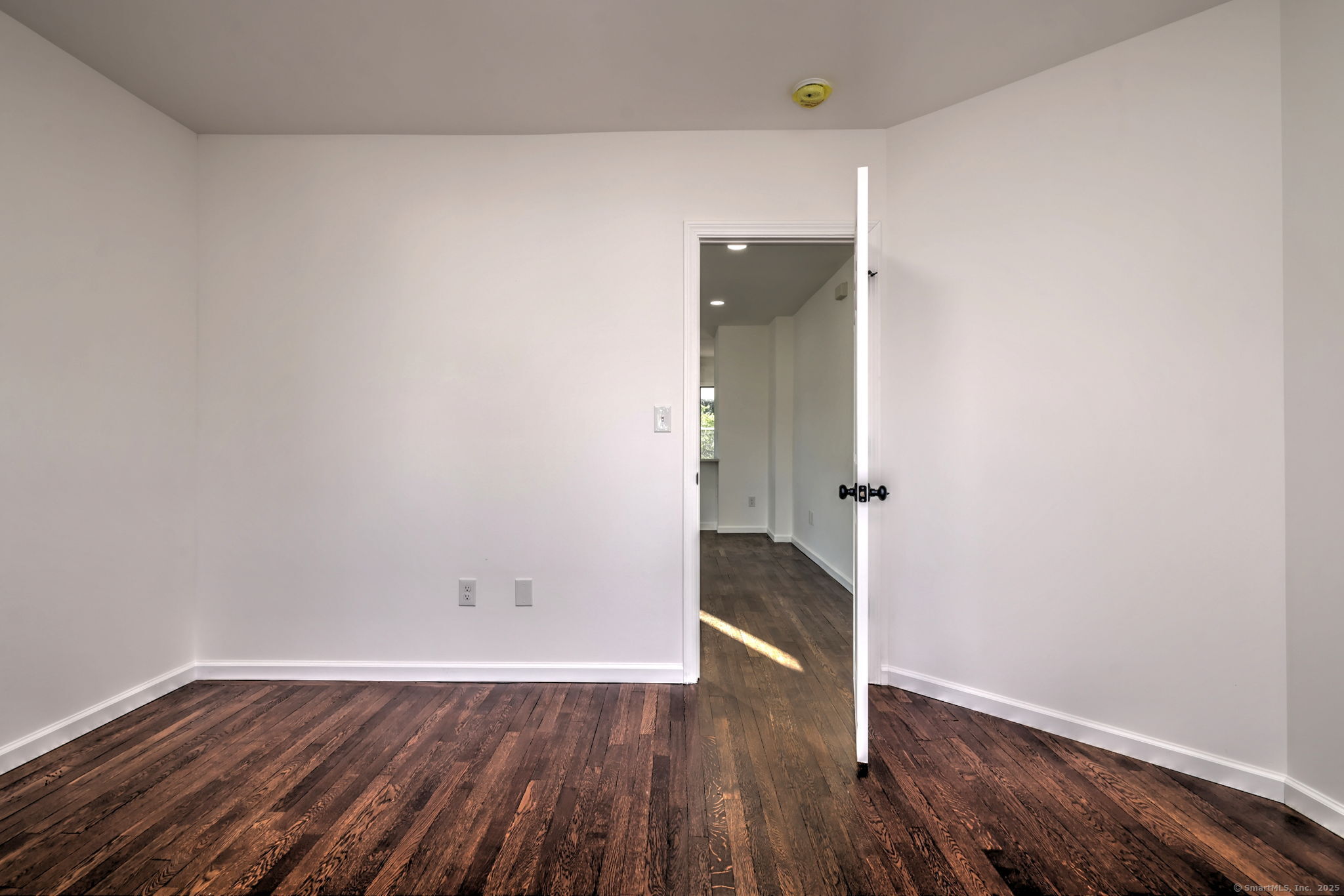 Hamden, Connecticut, 06514, United States, 8 Bedrooms Bedrooms, ,3 BathroomsBathrooms,Residential,For Sale,1940598