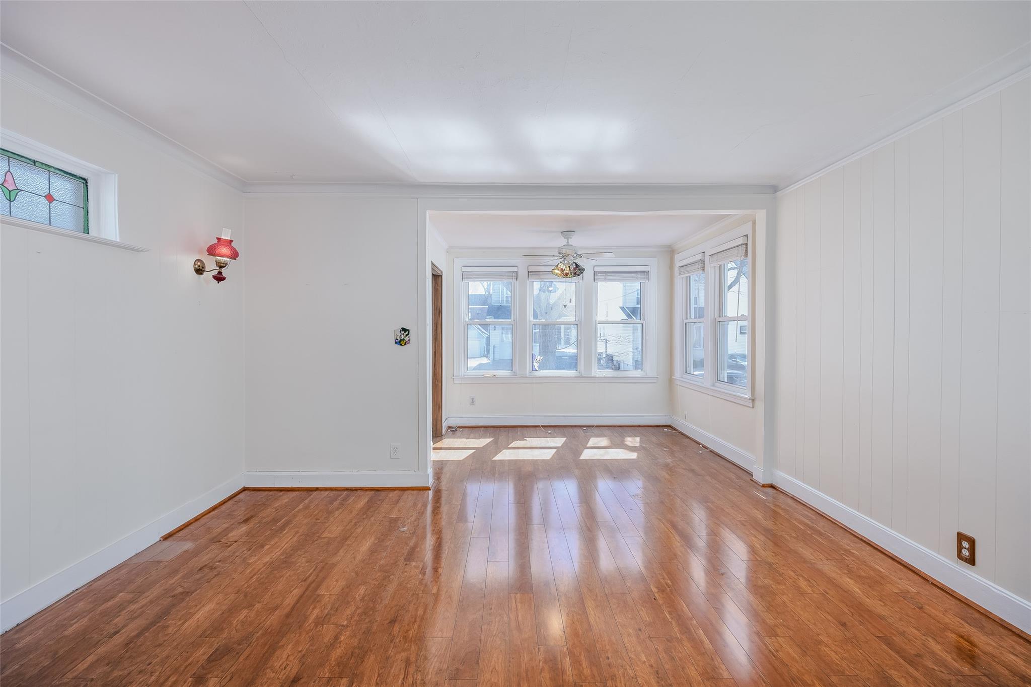 Queens Village, New York, 11428, United States, 4 Bedrooms Bedrooms, ,2 BathroomsBathrooms,Residential,For Sale,1752730
