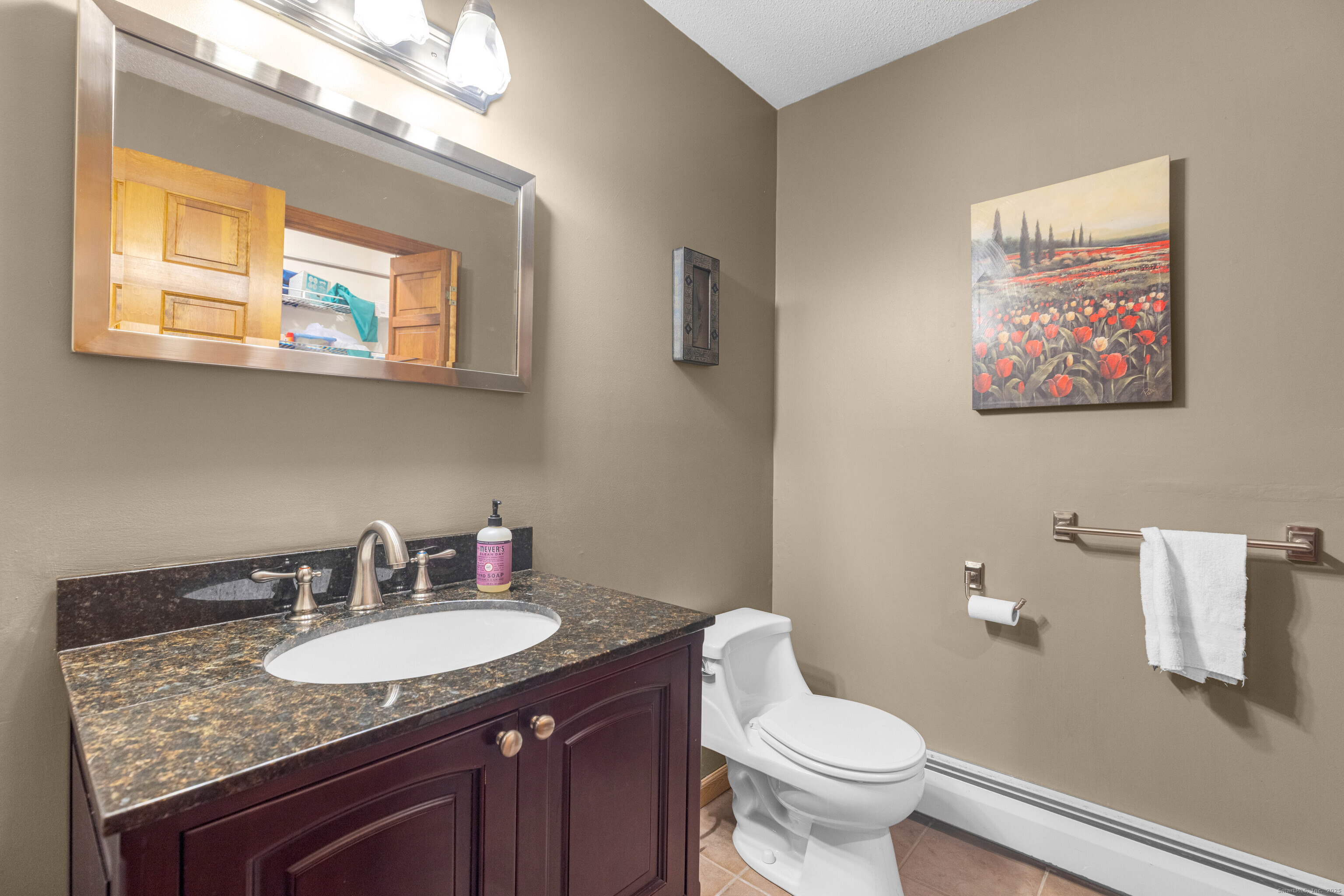 Windsor, Connecticut, 06095, United States, 4 Bedrooms Bedrooms, ,5 BathroomsBathrooms,Residential,For Sale,2000550