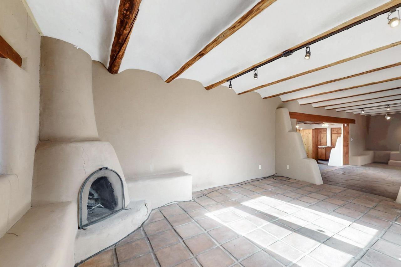 La Mesilla, New Mexico, 87532, United States, 5 Bedrooms Bedrooms, ,2 BathroomsBathrooms,Residential,For Sale,1762122