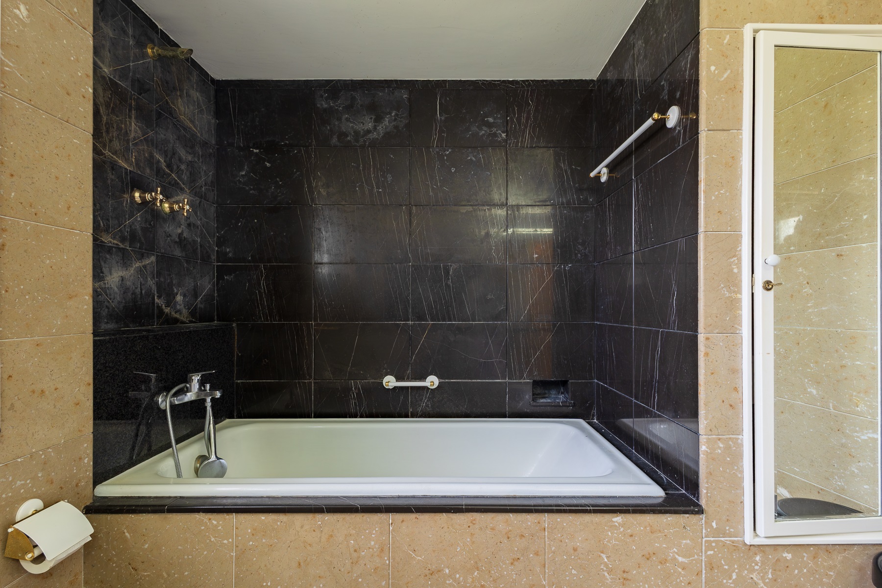  Detached house, 6 bedrooms, for Sale - 物件實景