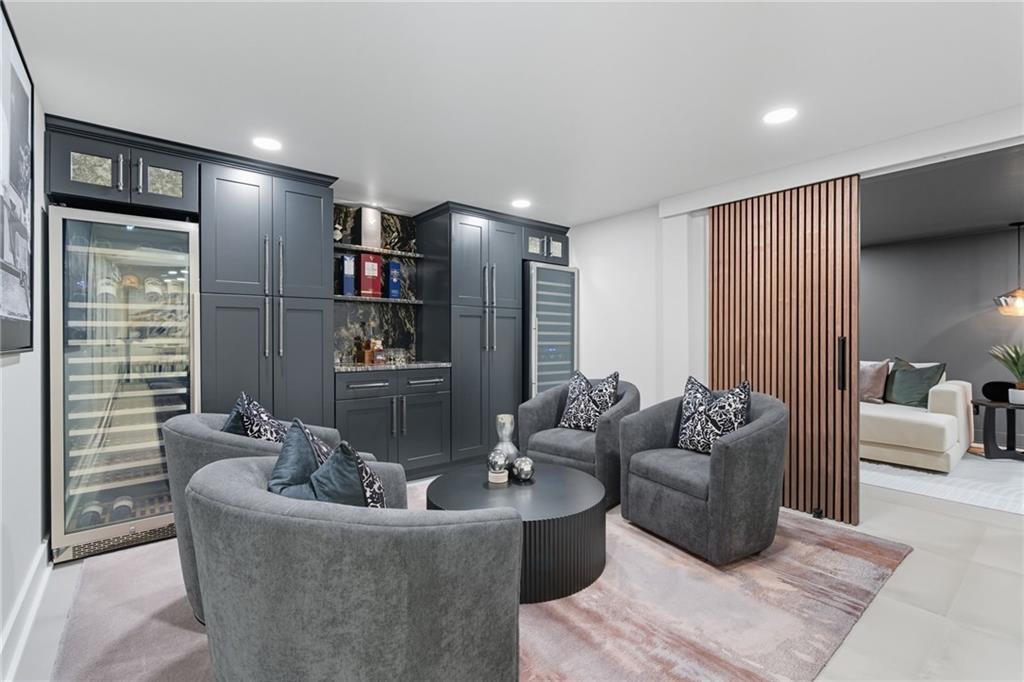 Alpharetta, Georgia, 30005, United States, 4 Bedrooms Bedrooms, ,6 BathroomsBathrooms,Residential,For Sale,1983404