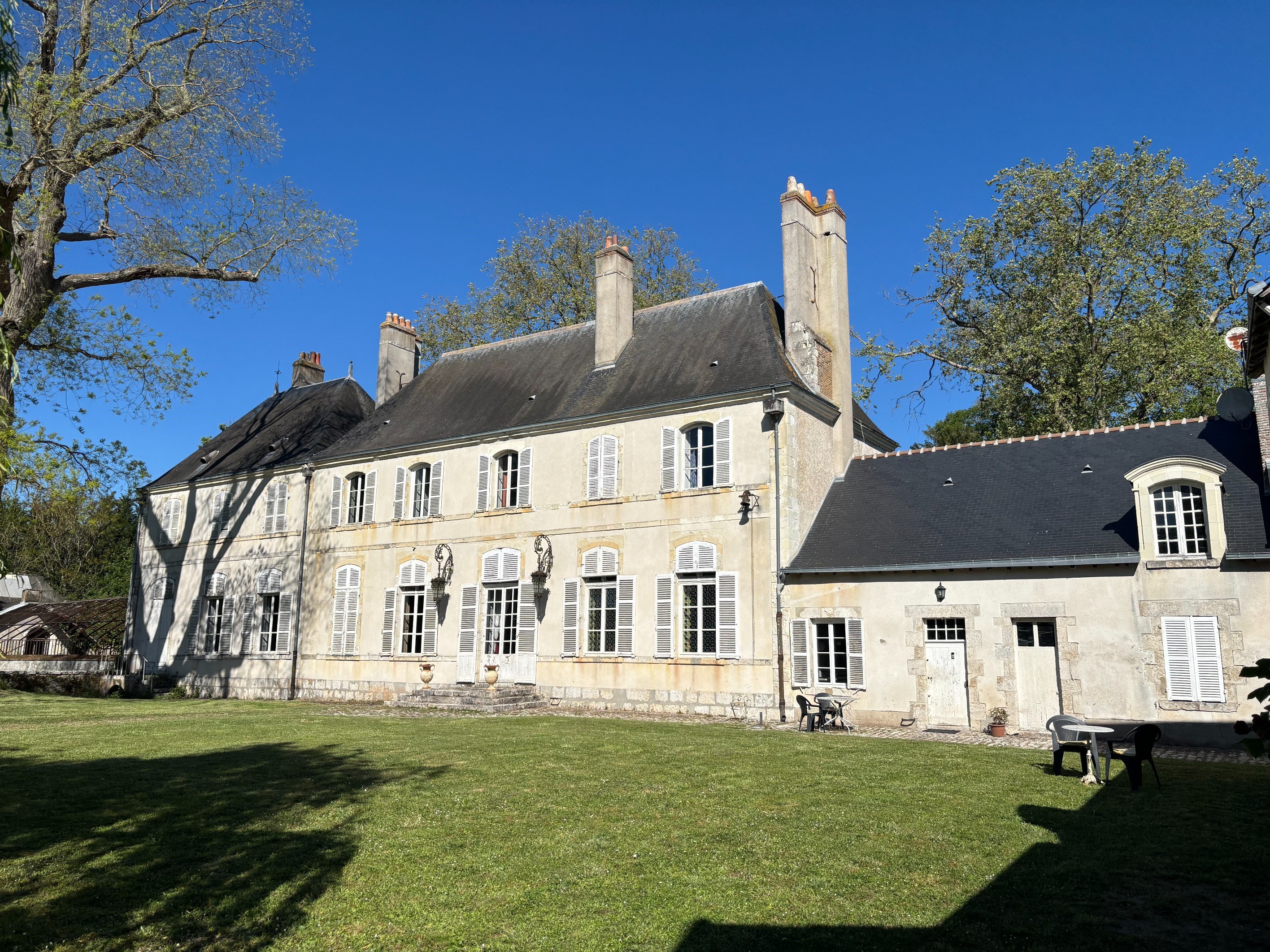  EXCLUSIVE – CHARACTER PROPERTY WITH MOAT – LOIRE VALLEY - 物件實景