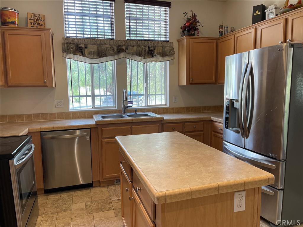 Hemet, California, 92544, United States, 4 Bedrooms Bedrooms, ,2 BathroomsBathrooms,Residential,For Sale,1923970