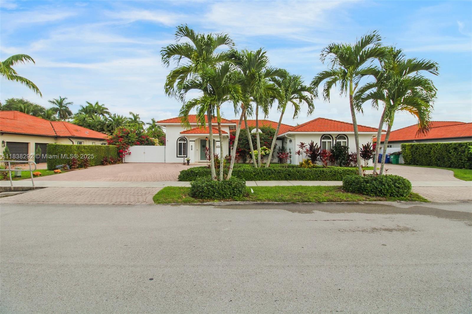 Miami, Florida, 33187, United States, 4 Bedrooms Bedrooms, ,3 BathroomsBathrooms,Residential,For Sale,1900896