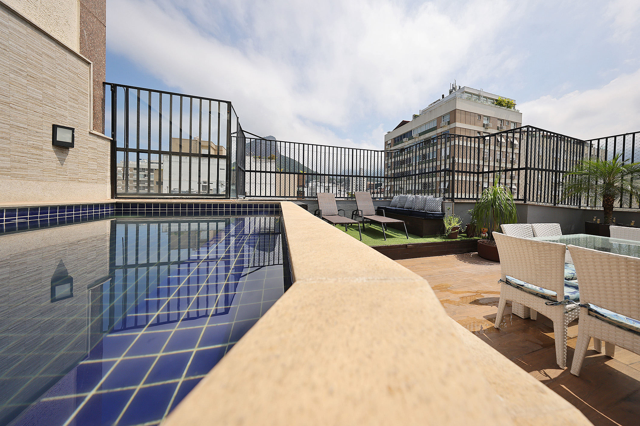  Duplex penthouse with terrace, pool, and gourmet area just steps from the beach - 物件實景