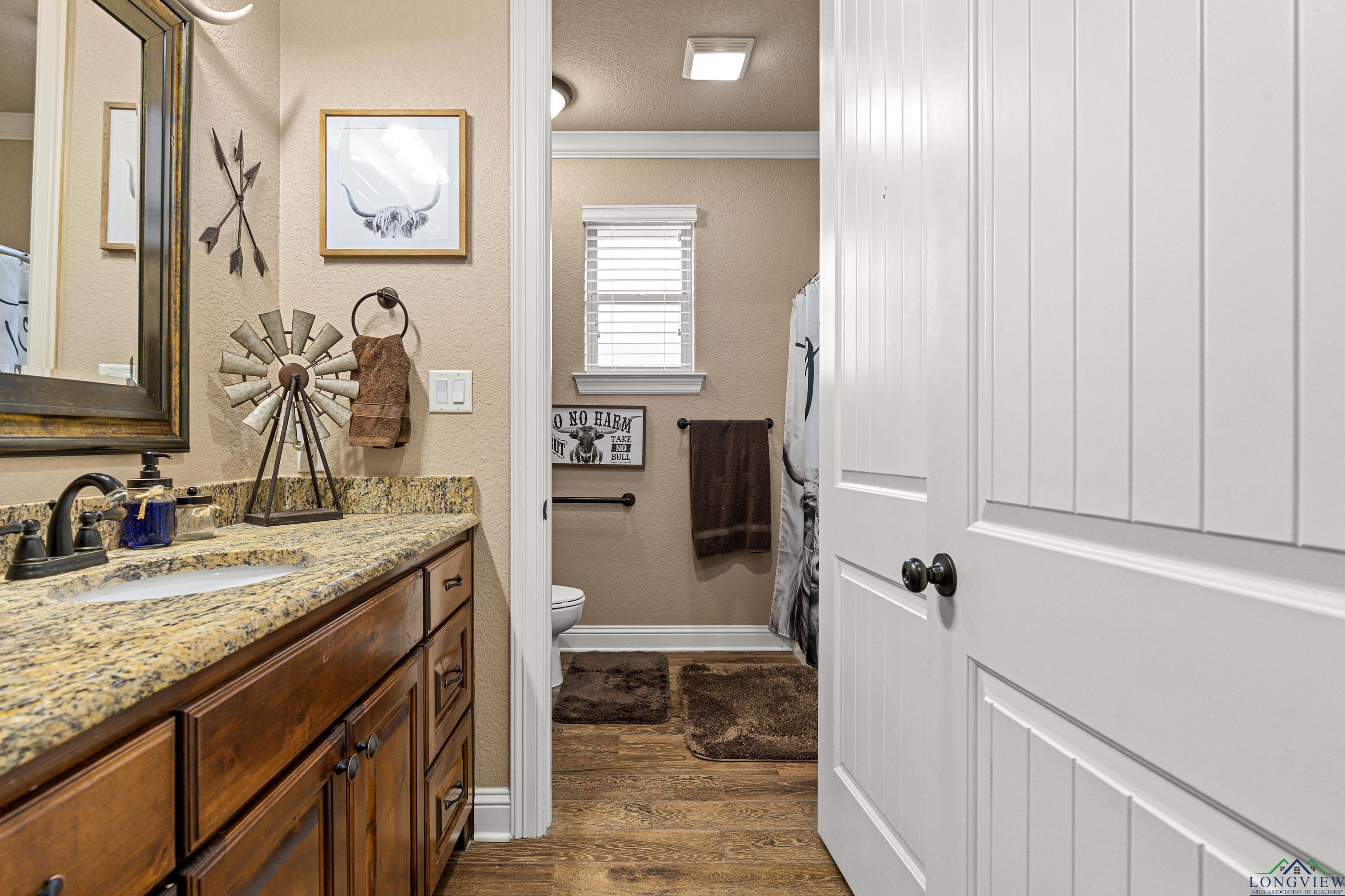 Longview, Texas, 75605, United States, 5 Bedrooms Bedrooms, ,3 BathroomsBathrooms,Residential,For Sale,1827224