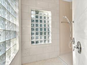 Plantation, Florida, 33325, United States, 5 Bedrooms Bedrooms, ,4 BathroomsBathrooms,Residential,For Sale,2005457