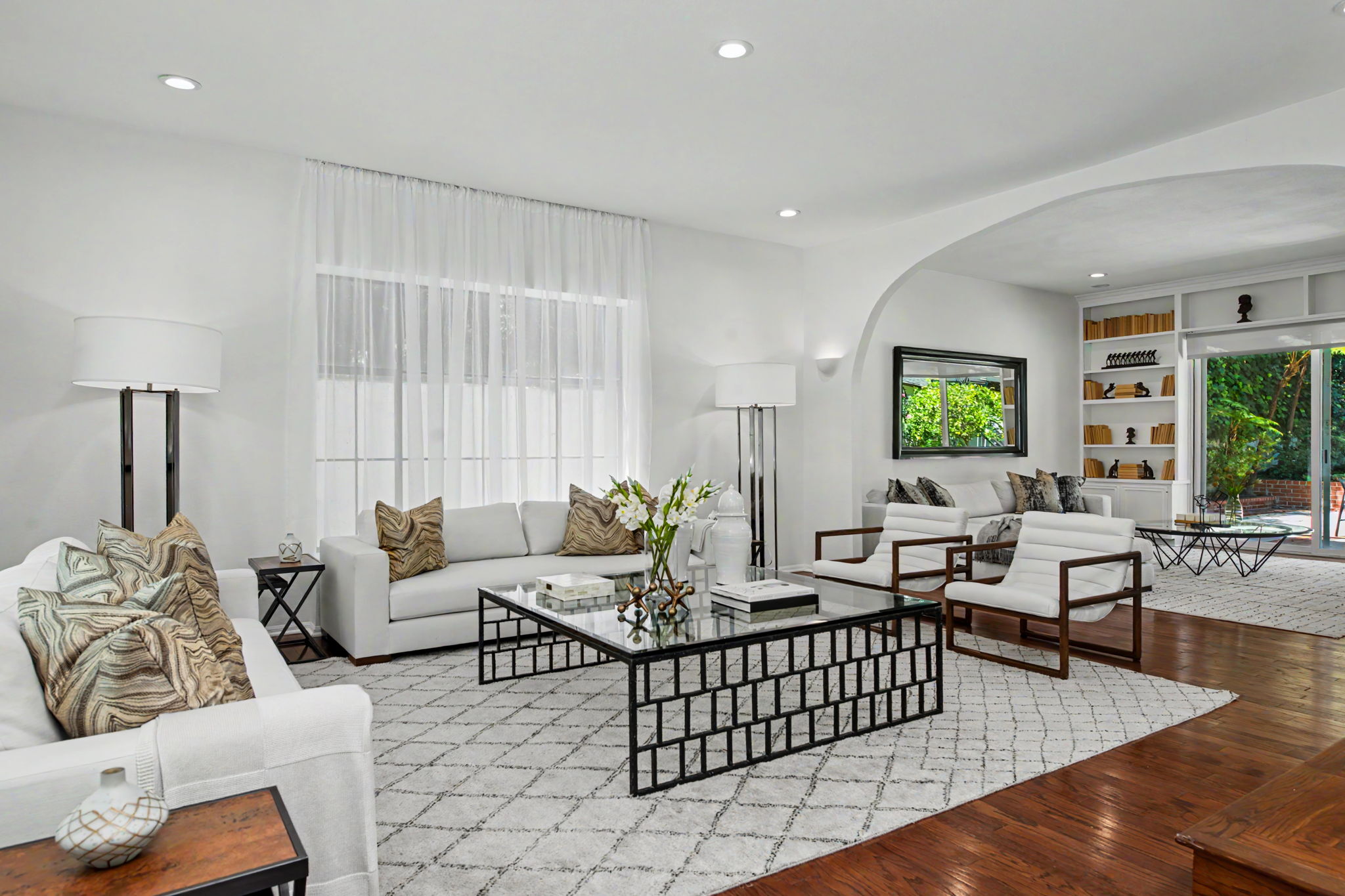  2411 Benedict Canyon Dr - 物件實景