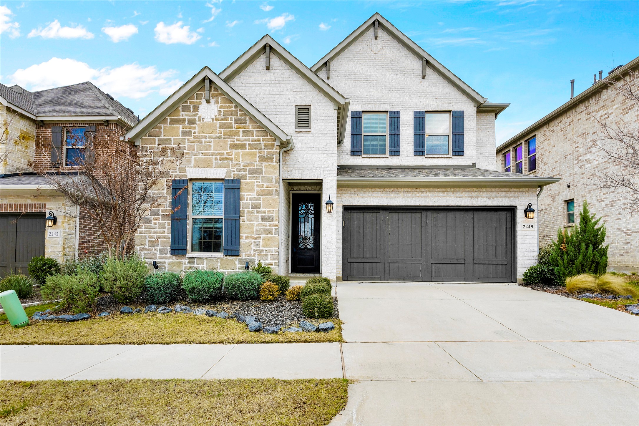 Carrollton, Texas, 75010, United States, 4 Bedrooms Bedrooms, ,3 BathroomsBathrooms,Residential,For Sale,1941049