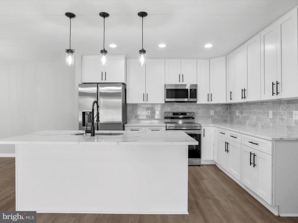 Woodstock, Virginia, 22664, United States, 5 Bedrooms Bedrooms, ,3 BathroomsBathrooms,Residential,For Sale,1982458