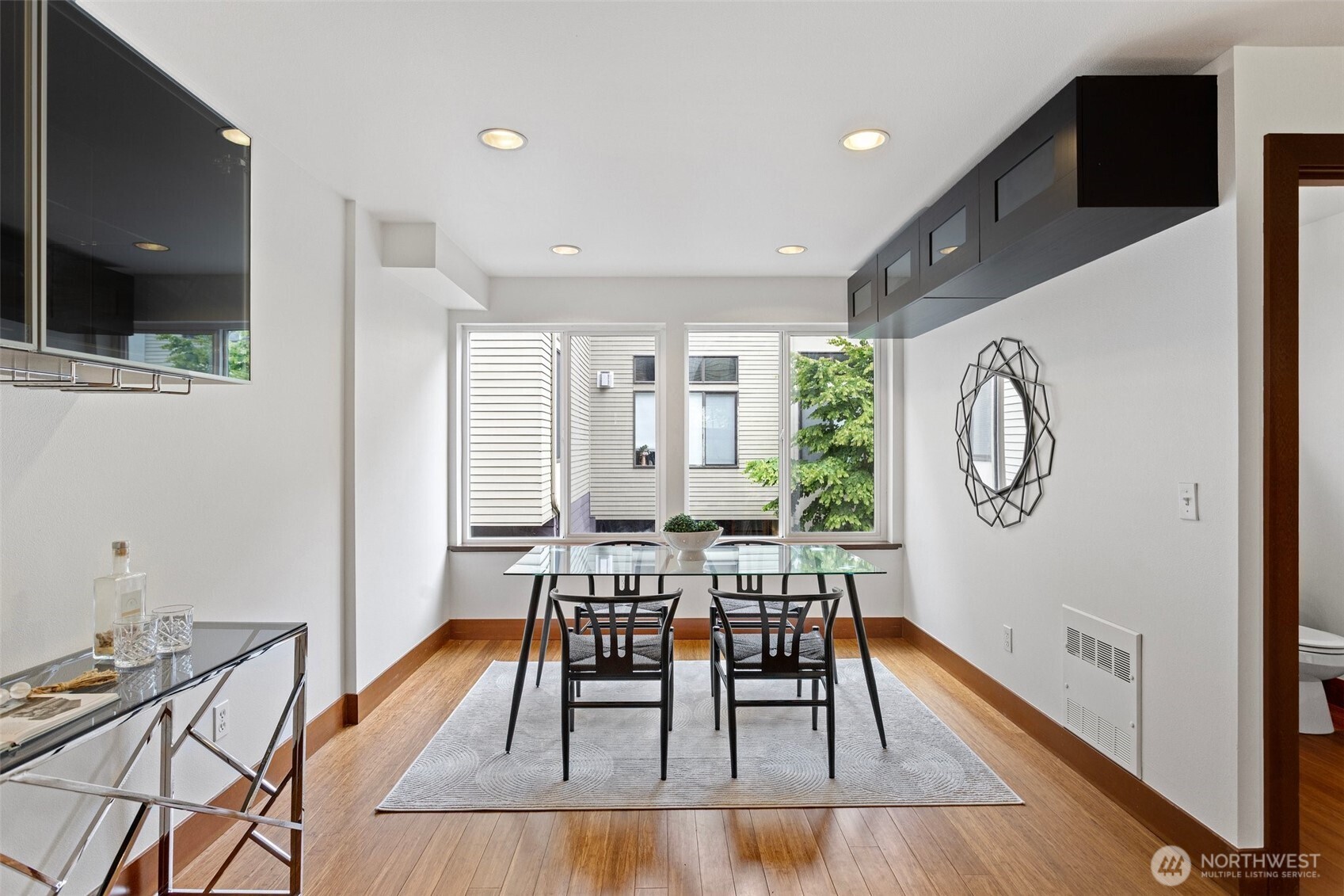 Seattle, Washington, 98109, United States, 3 Bedrooms Bedrooms, ,4 BathroomsBathrooms,Residential,For Sale,1976835