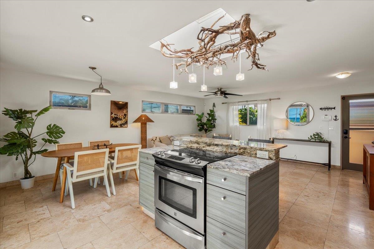 Paia, Hawaii, 96779, United States, 5 Bedrooms Bedrooms, ,4 BathroomsBathrooms,Residential,For Sale,1988155