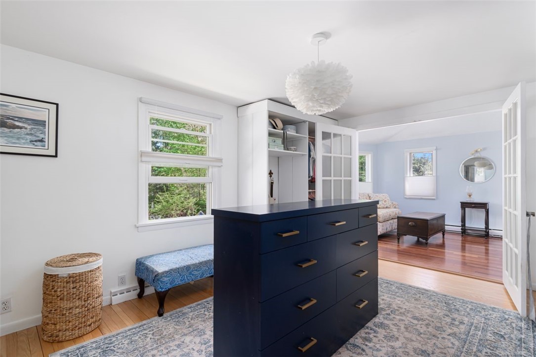 Warwick, Rhode Island, 02886, United States, 4 Bedrooms Bedrooms, ,2 BathroomsBathrooms,Residential,For Sale,1918180