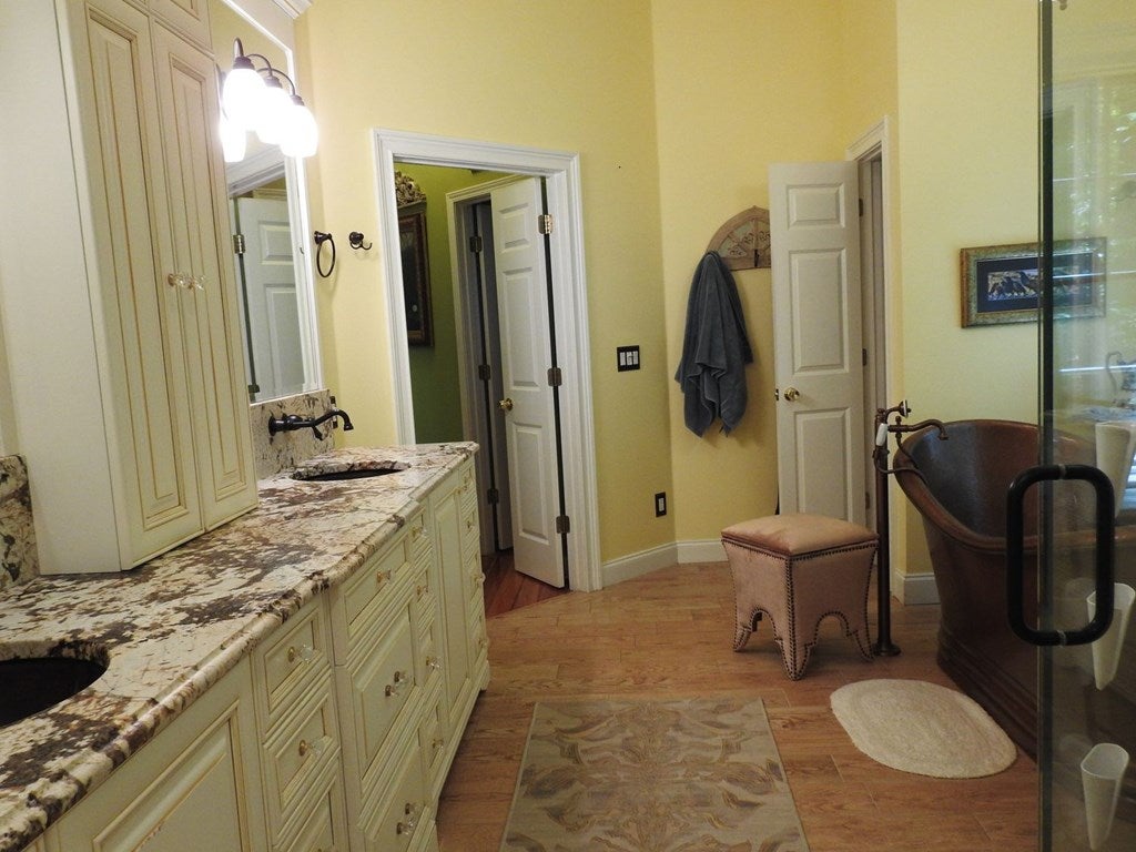 Blue Ridge, Georgia, 30513, United States, 5 Bedrooms Bedrooms, ,5 BathroomsBathrooms,Residential,For Sale,1859095