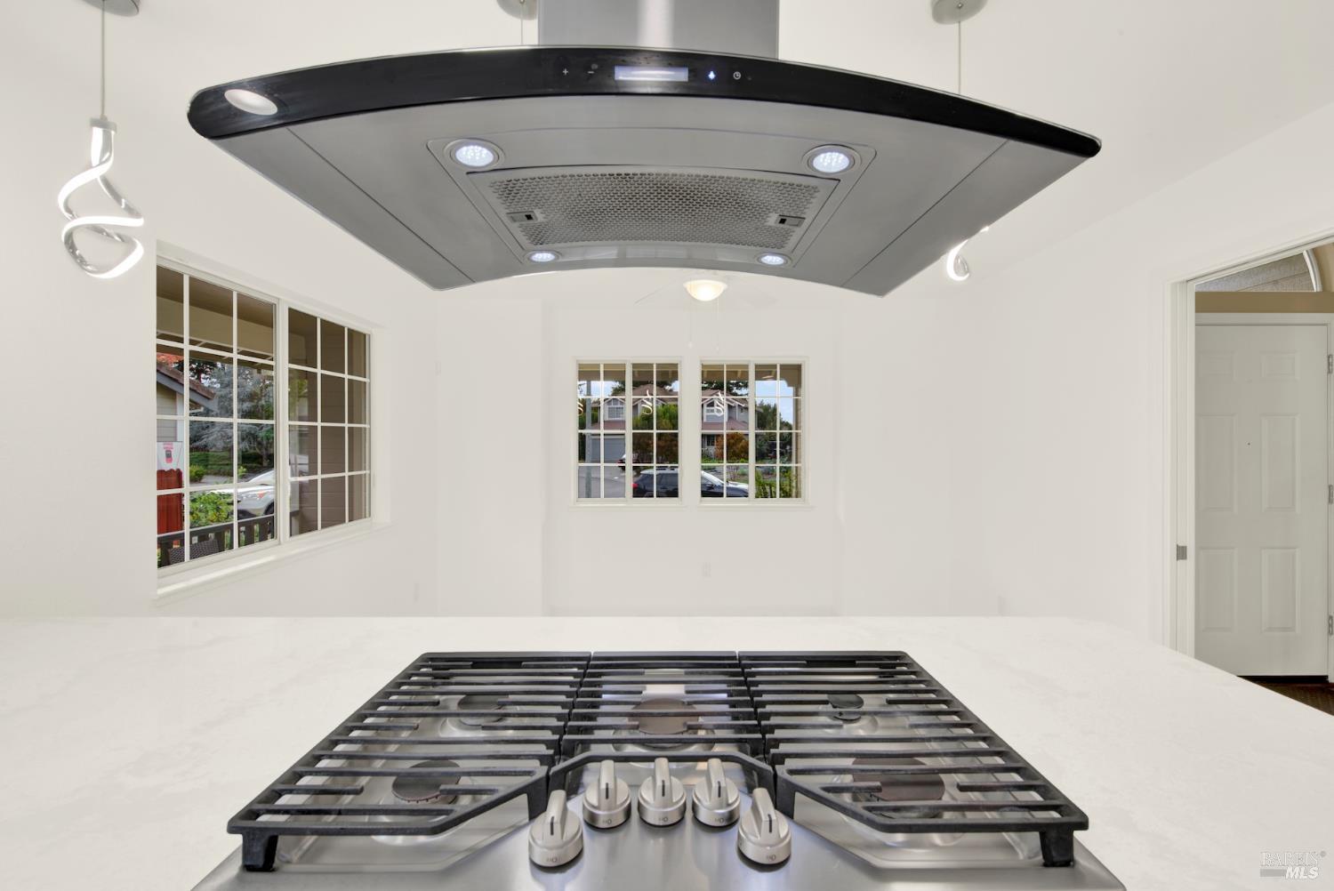 Dixon, California, 95620, United States, 5 Bedrooms Bedrooms, ,3 BathroomsBathrooms,Residential,For Sale,1992877