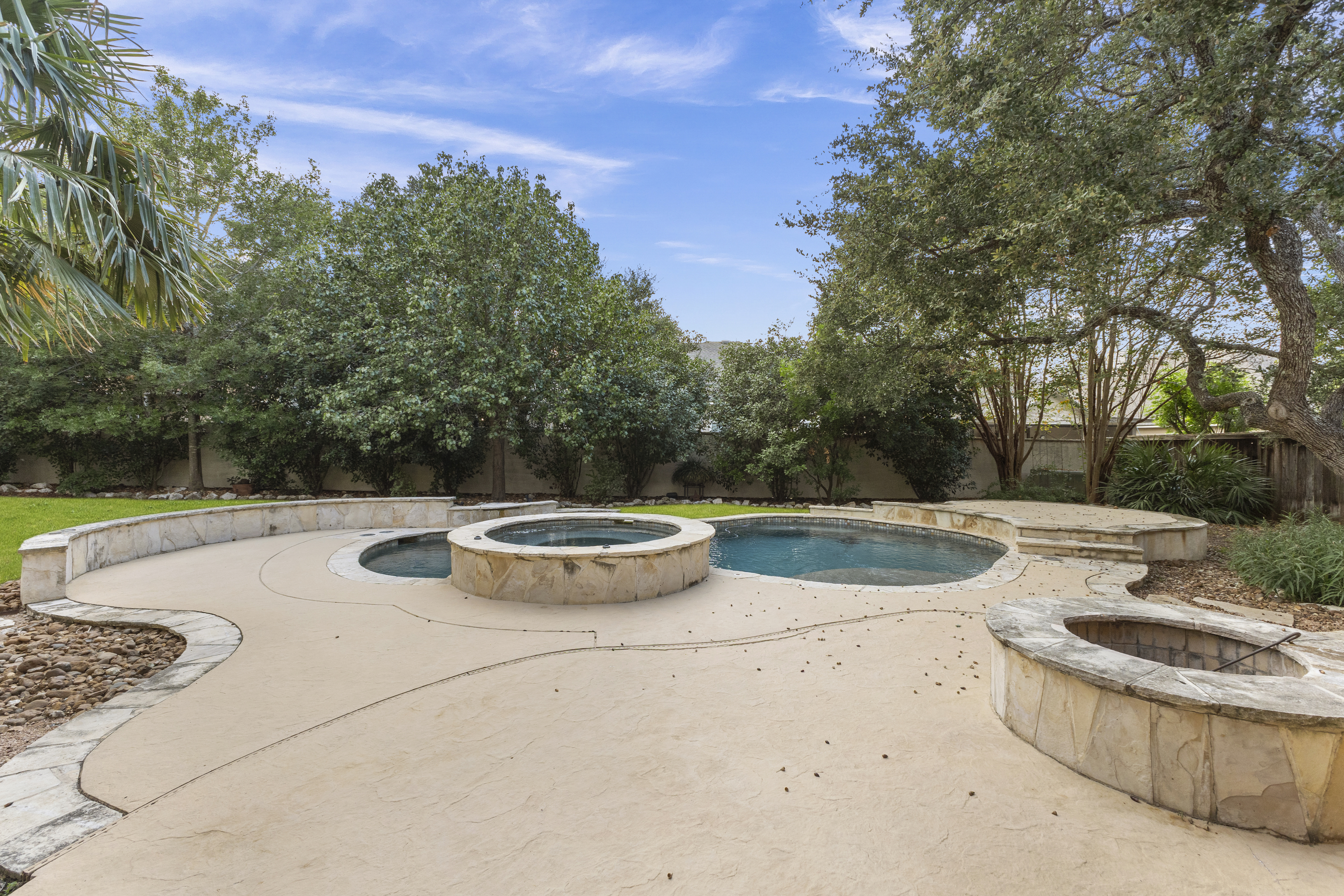  Private 5 Bedroom Oasis with Pool  Heights of Stone Oak - 物件實景