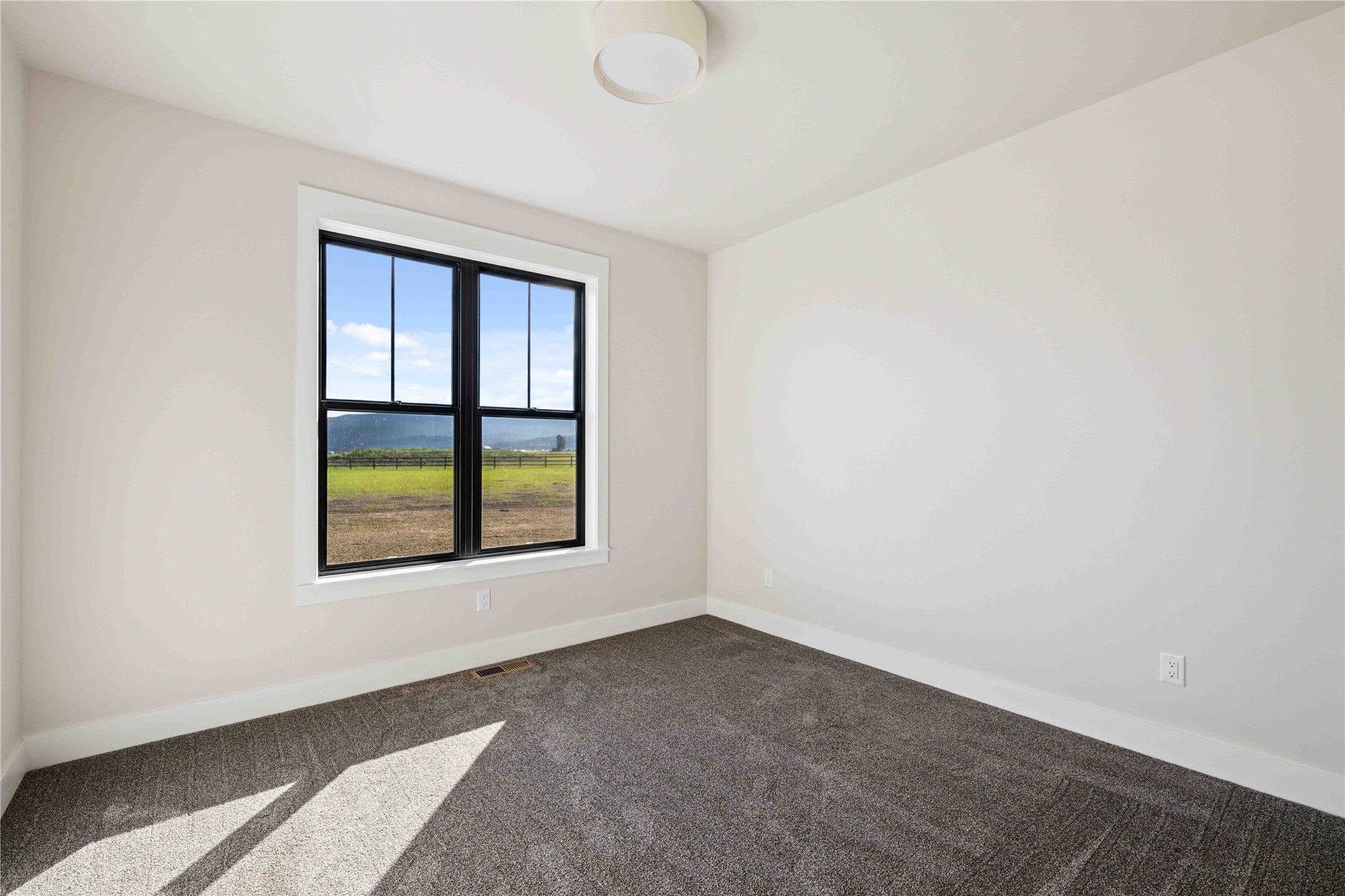 Kalispell, Montana, 59901, United States, 4 Bedrooms Bedrooms, ,4 BathroomsBathrooms,Residential,For Sale,1907313