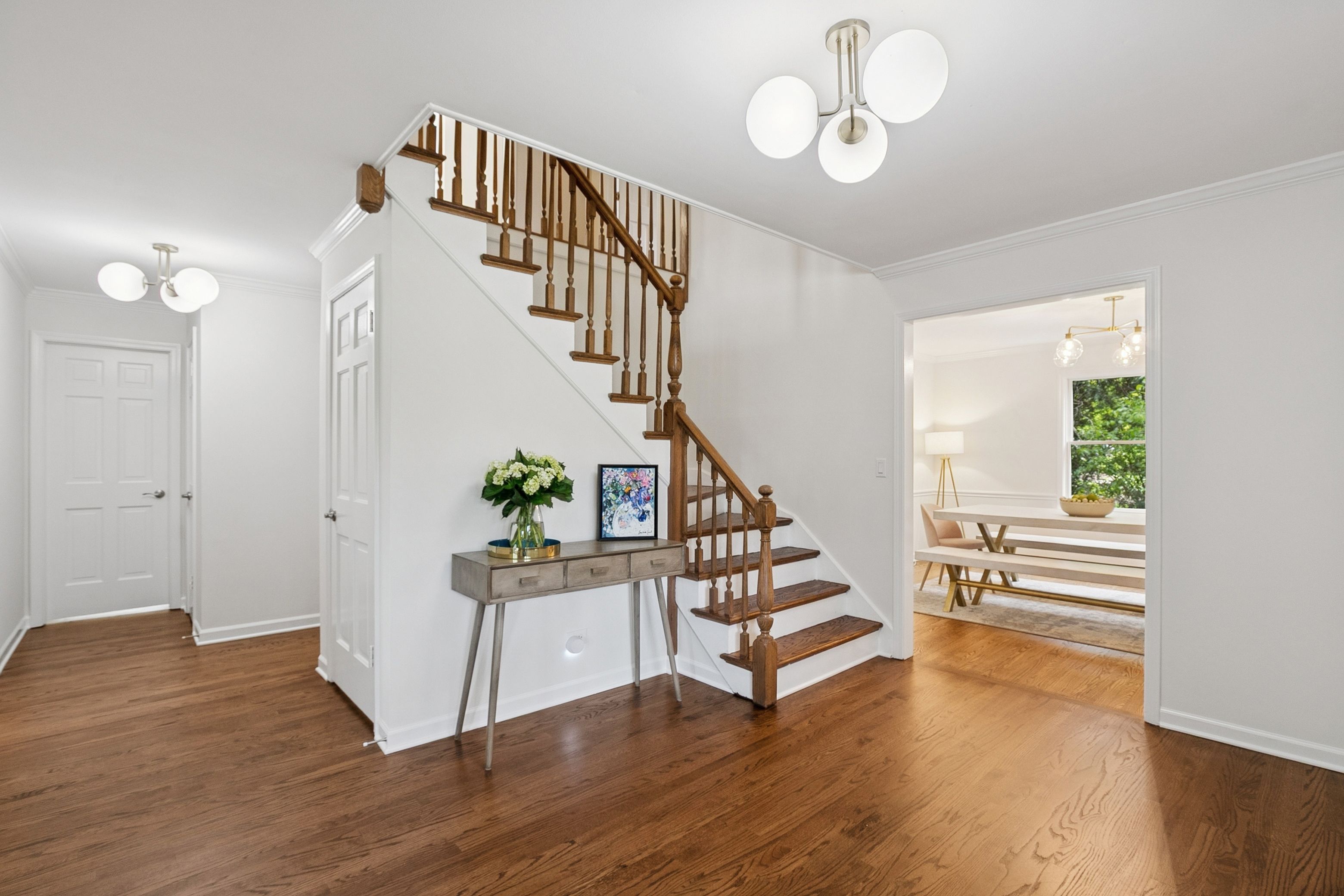  Timeless Charm with Extensive Modern Upgrades and an Unbeatable Lifestyle - 物件實景