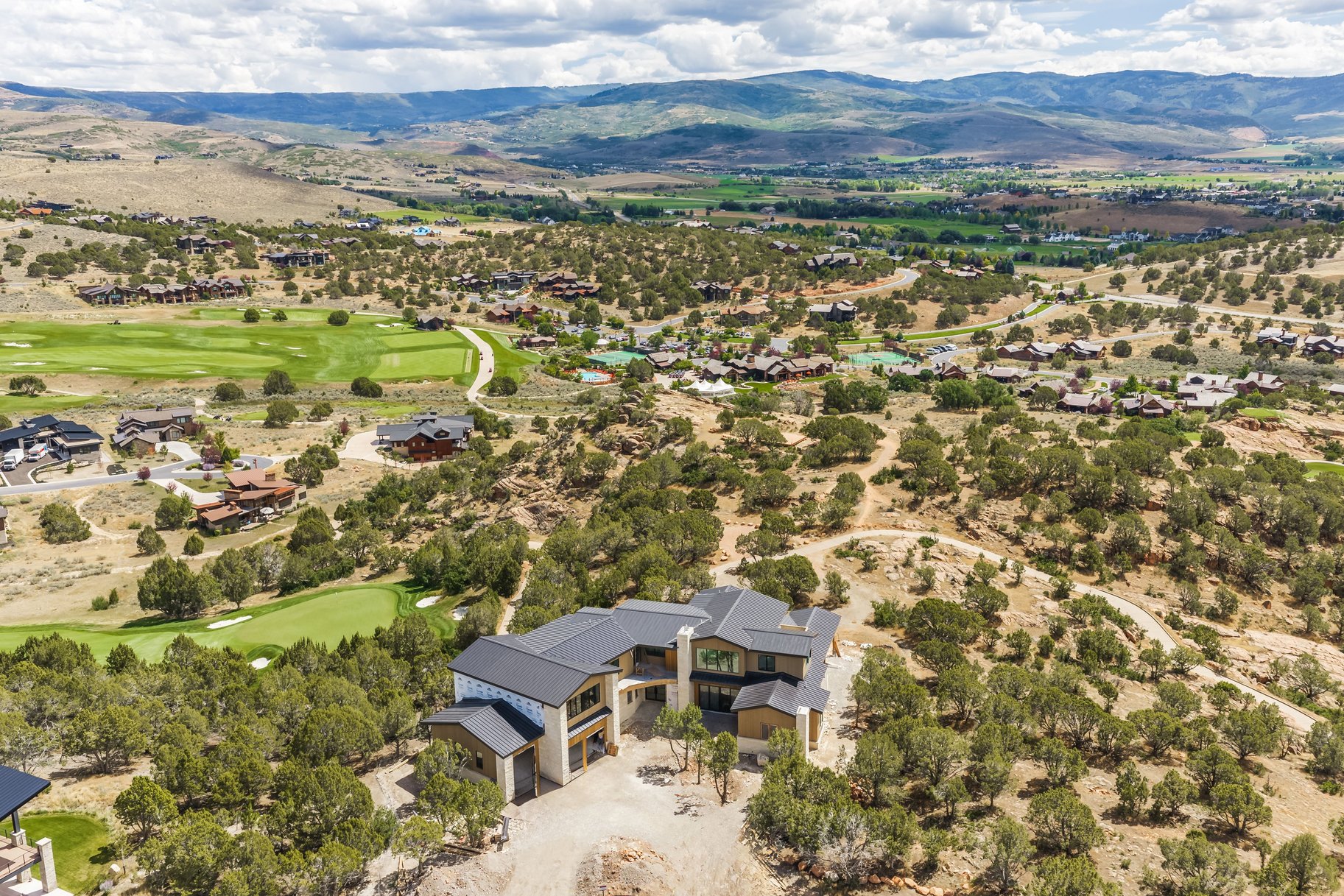  Luxury on Top of the Red Ledges - 物件實景