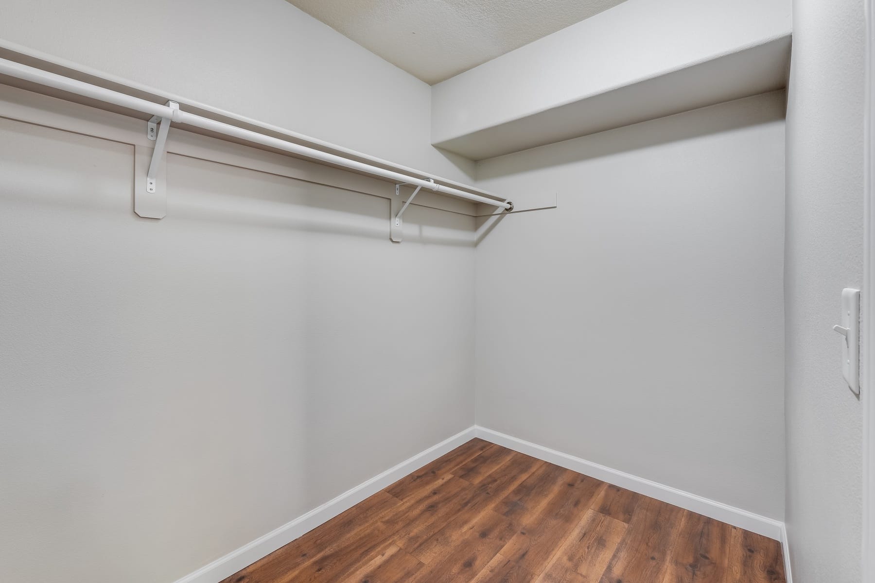  2106 CHARLIE CT Forest Grove, OR 97116 - 物件實景