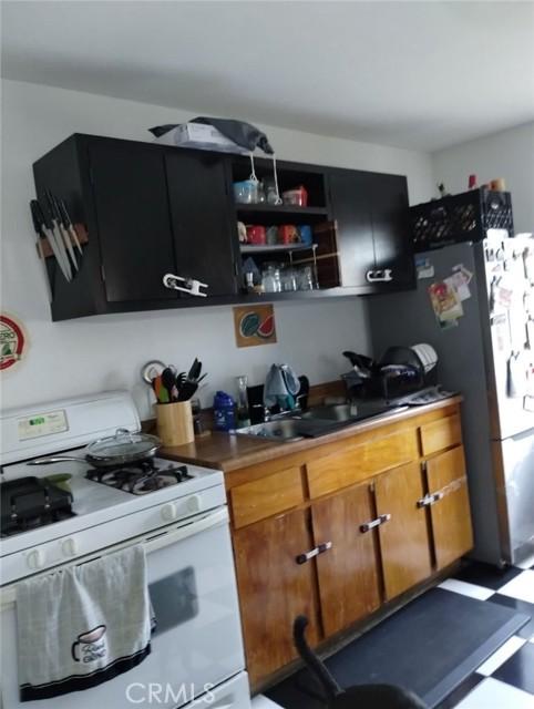 Los Angeles, California, 90033, United States, 2 Bedrooms Bedrooms, ,2 BathroomsBathrooms,Residential,For Sale,1966325