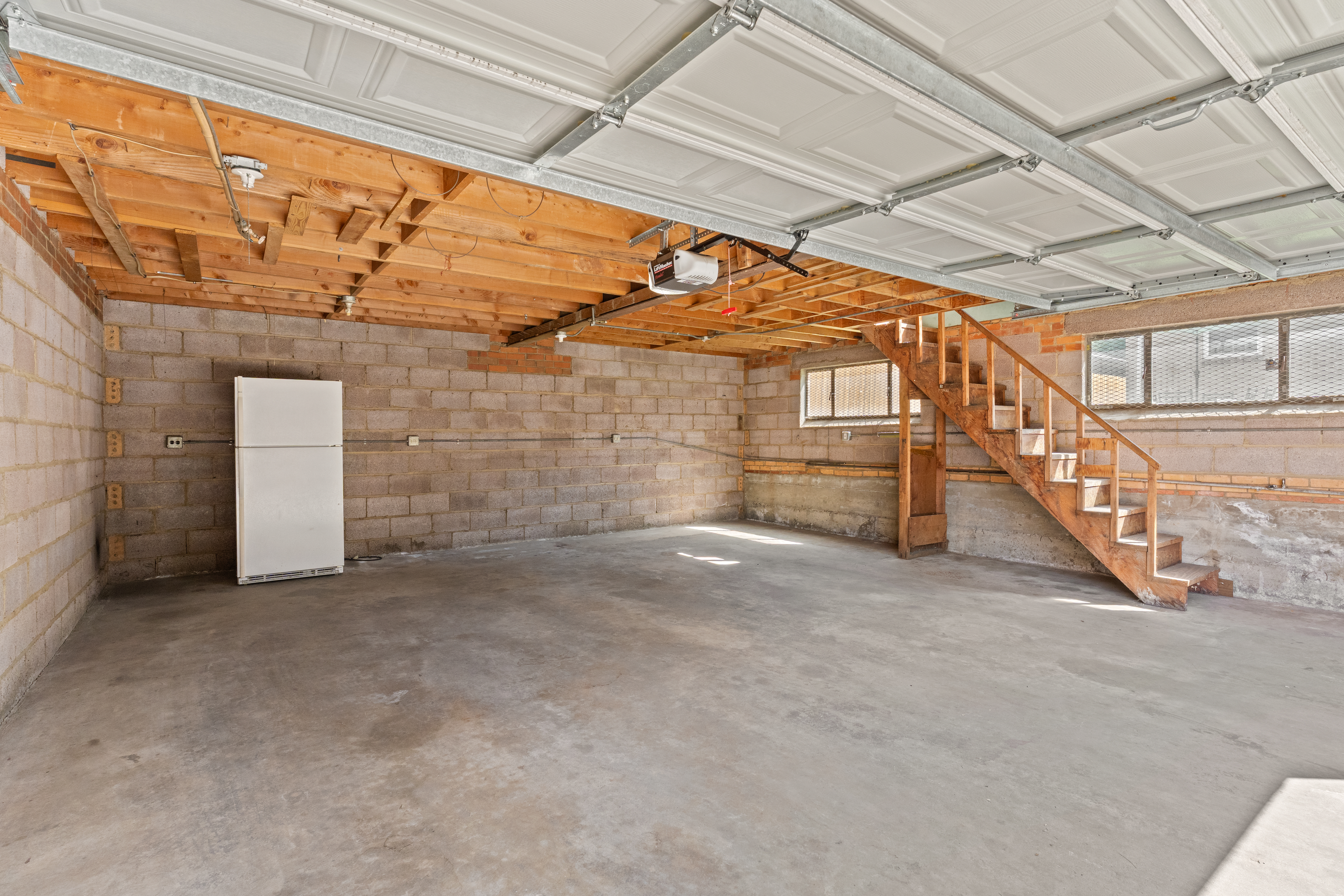  Classic Belcaro Charm Meets Modern, Updated 4-Bedroom, 2-Bath Brick Ranch - 物件實景