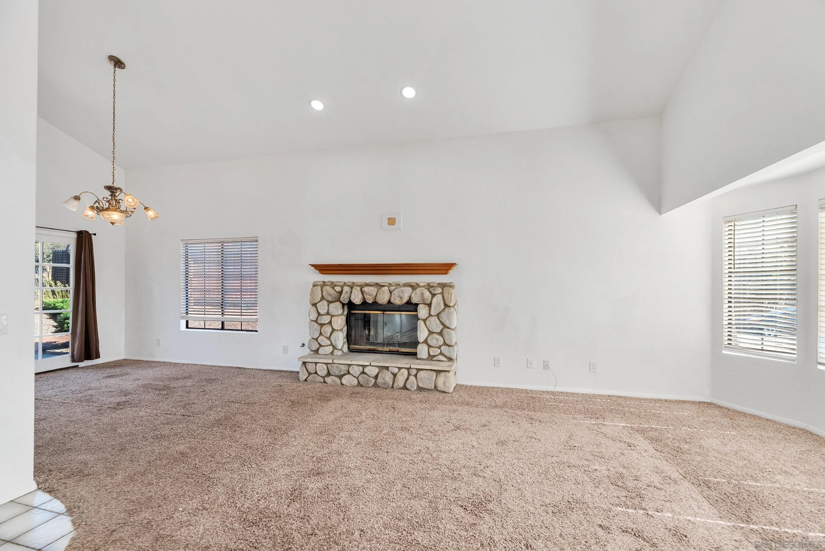 Ramona, California, 92065, United States, 4 Bedrooms Bedrooms, ,3 BathroomsBathrooms,Residential,For Sale,1985342