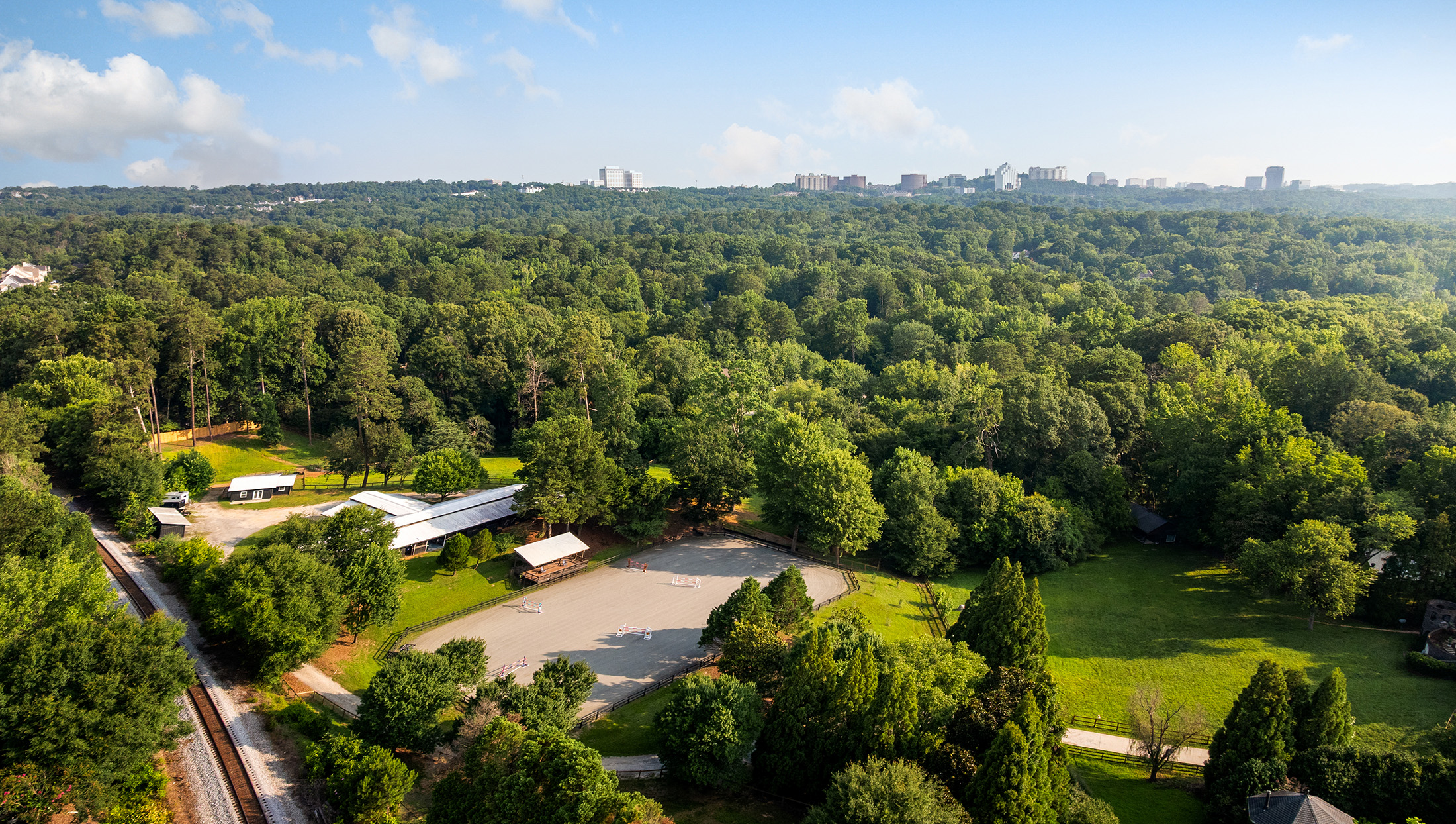  Rare Equestrian Facility with Prestigious Address - 物件實景