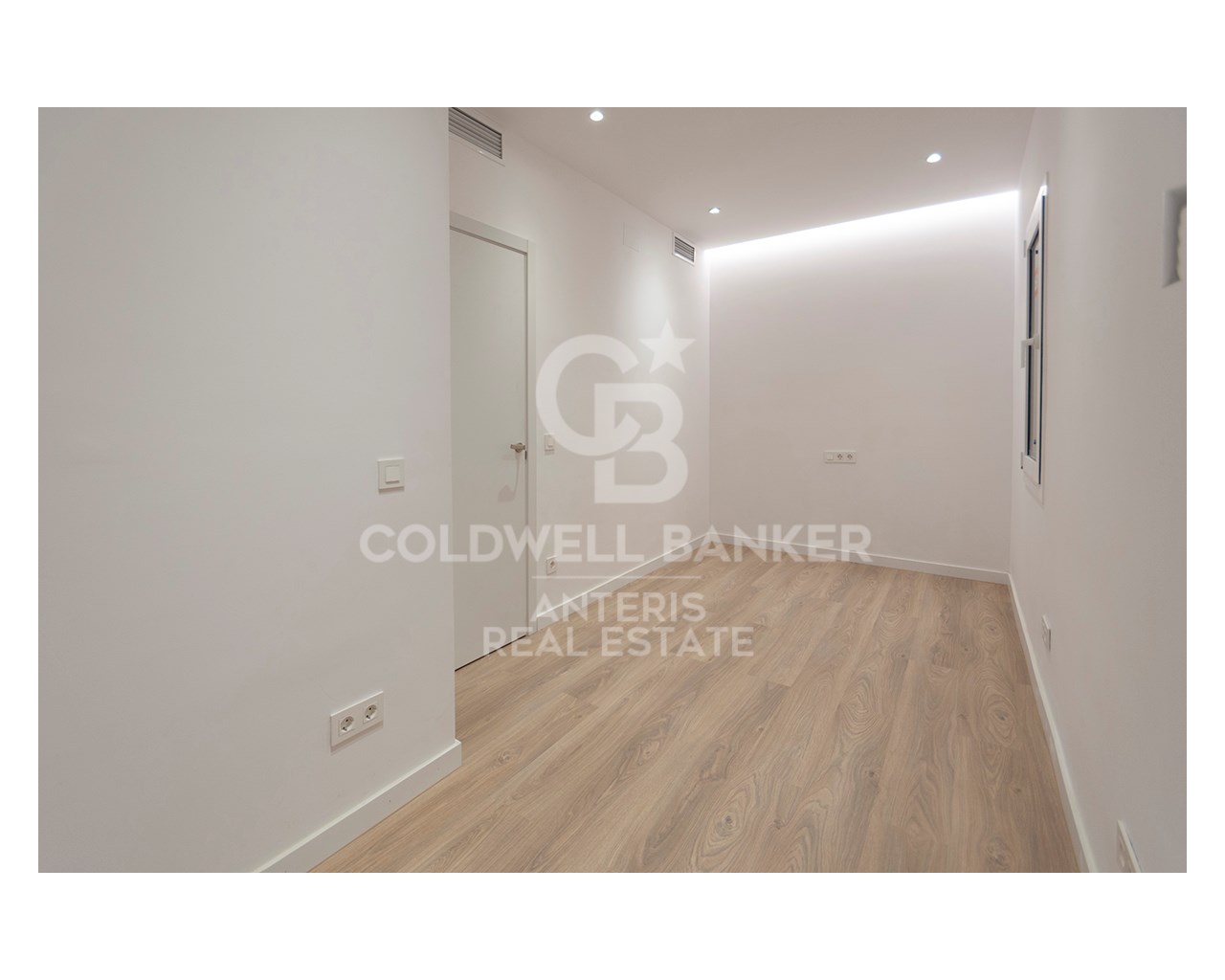 Barcelona, Catalonia, ES, 2 Bedrooms Bedrooms, ,1 BathroomBathrooms,Residential,For Sale,1688739