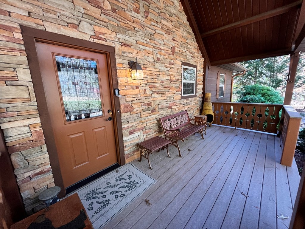 East Ellijay, Georgia, 30540, United States, 2 Bedrooms Bedrooms, ,3 BathroomsBathrooms,Residential,For Sale,1859127
