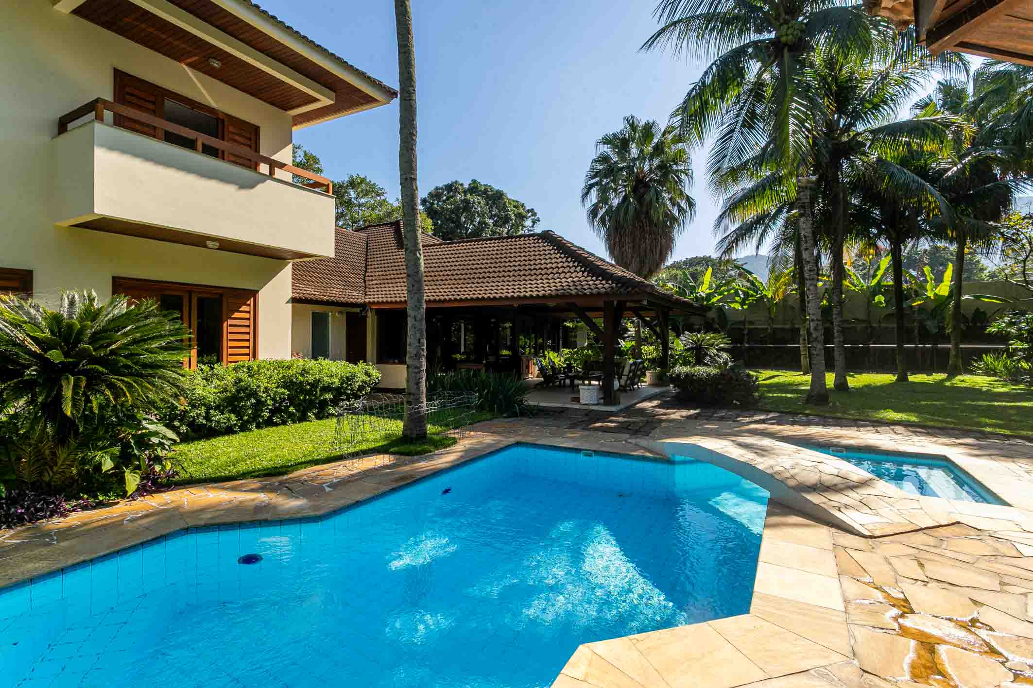  Residence with Pedra da Gávea views in a private condominium in Itanhangá - 物件實景