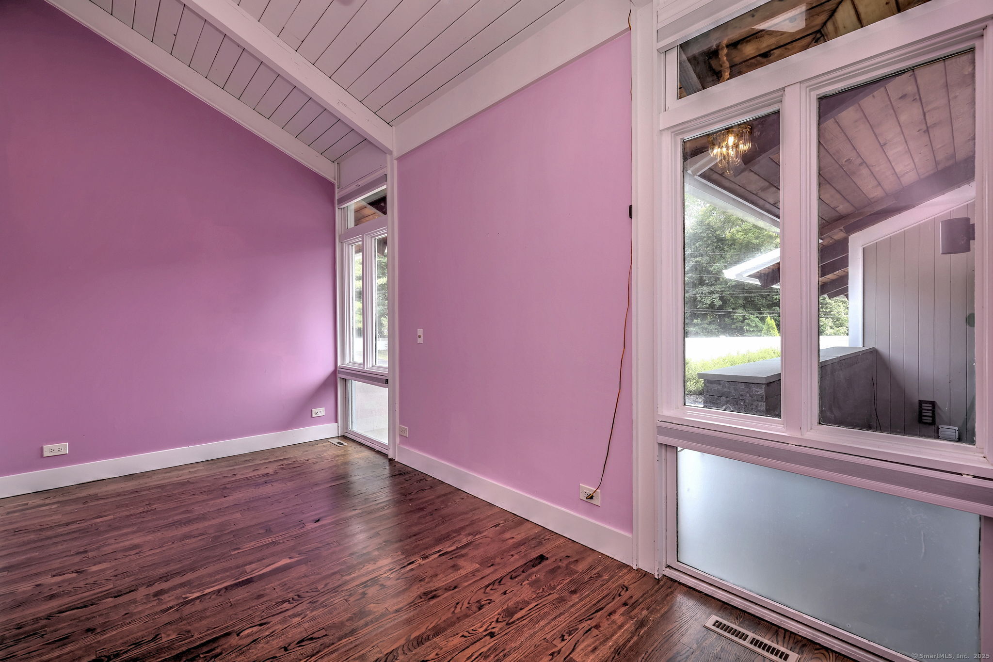 Hamden, Connecticut, 06517, United States, 4 Bedrooms Bedrooms, ,4 BathroomsBathrooms,Residential,For Sale,1942172