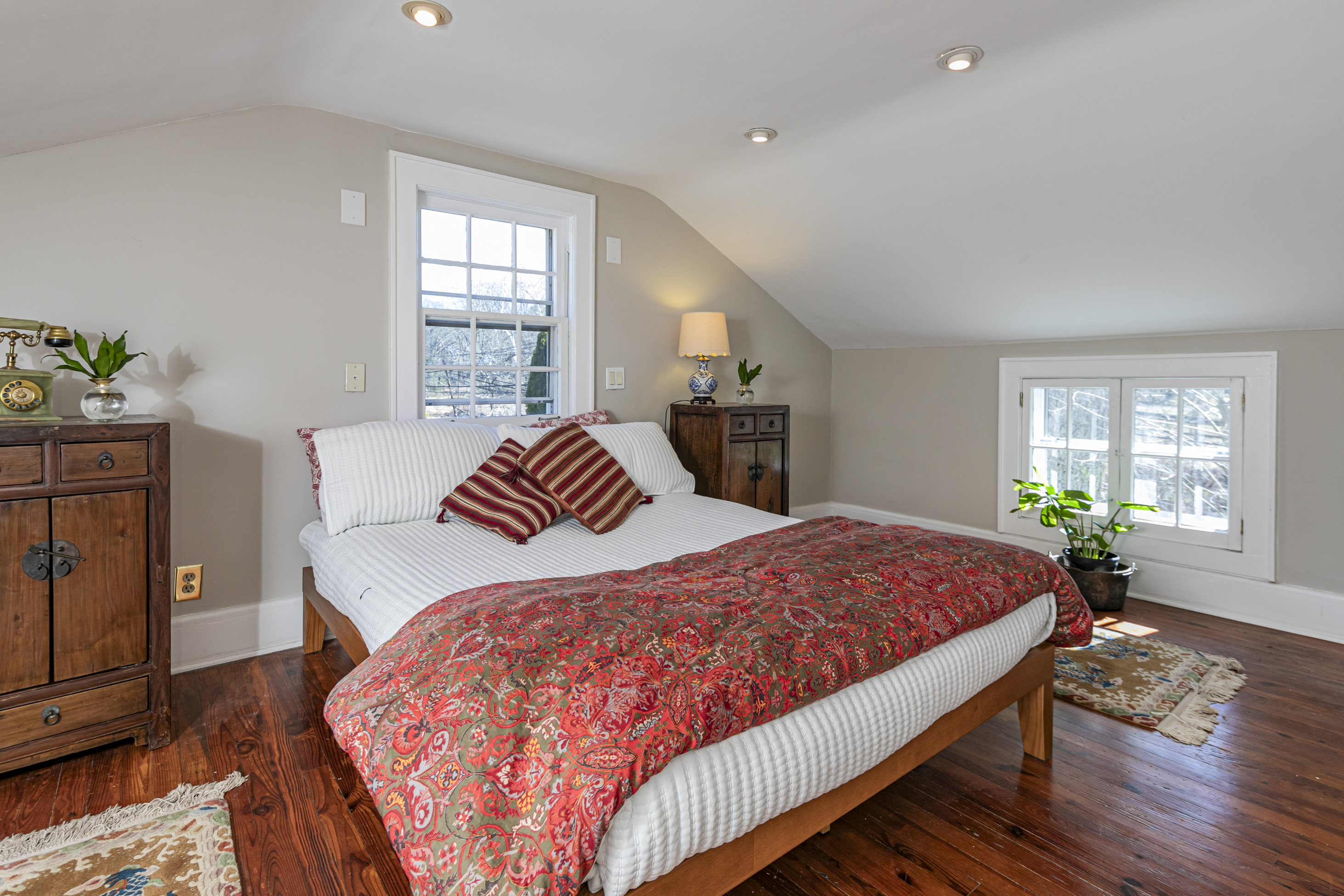  18th Century Charm and Captivating Grounds Edging Stony Brook - 物件實景