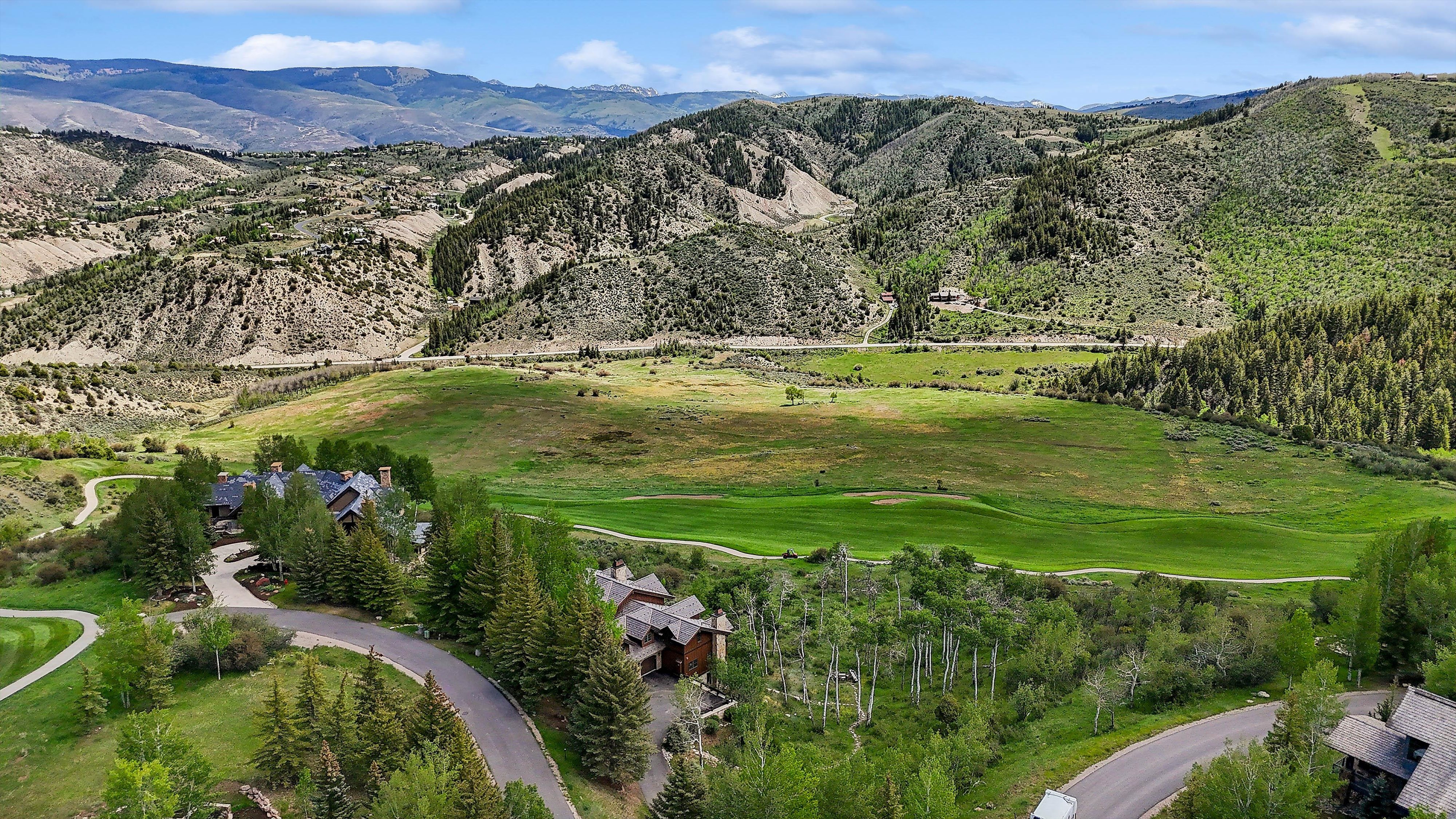  35 Stag Gulch Court Embraces Open Space Meadows With Golf Course Access - 物件實景
