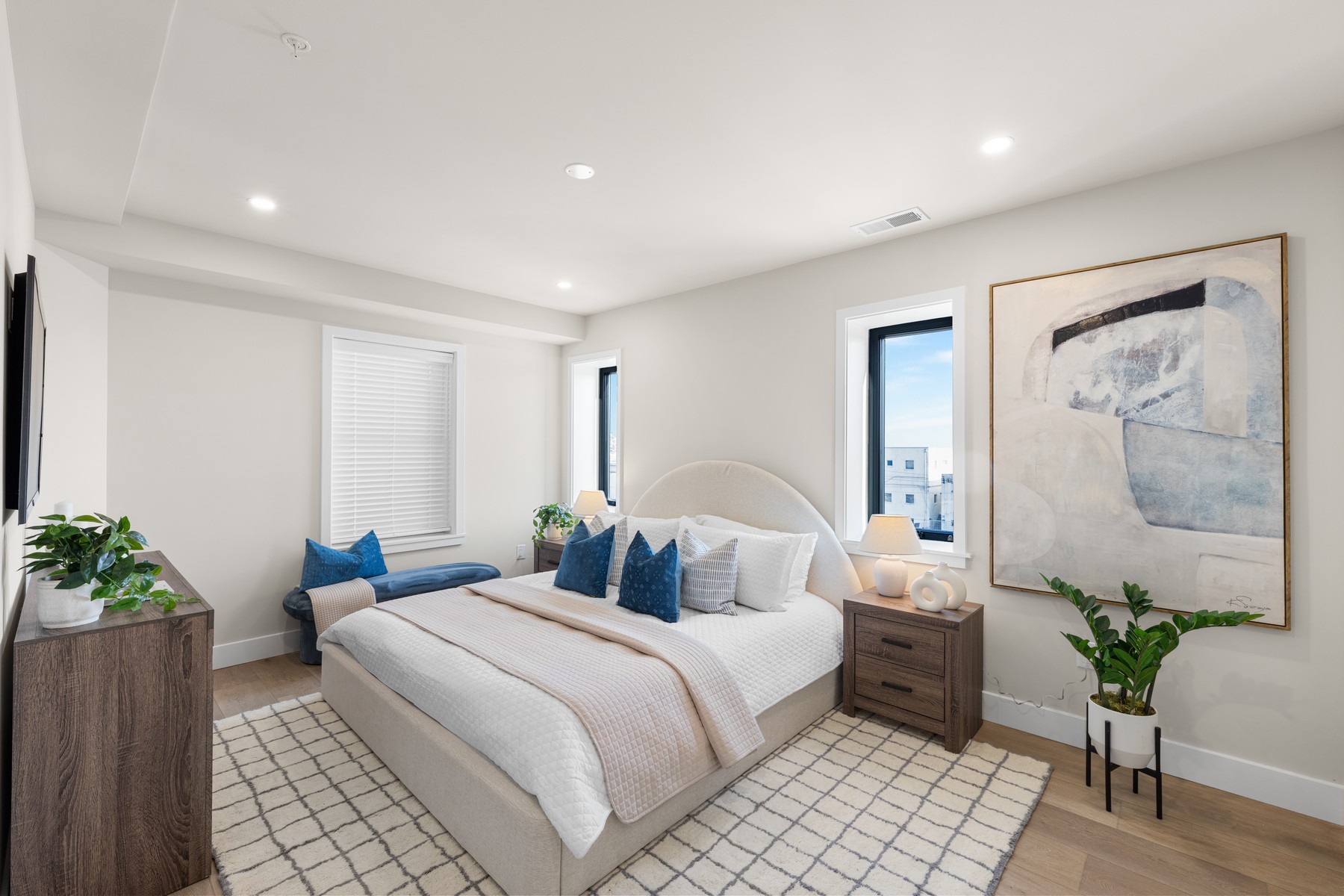  323 E Oak Avenue #101 - 物件實景