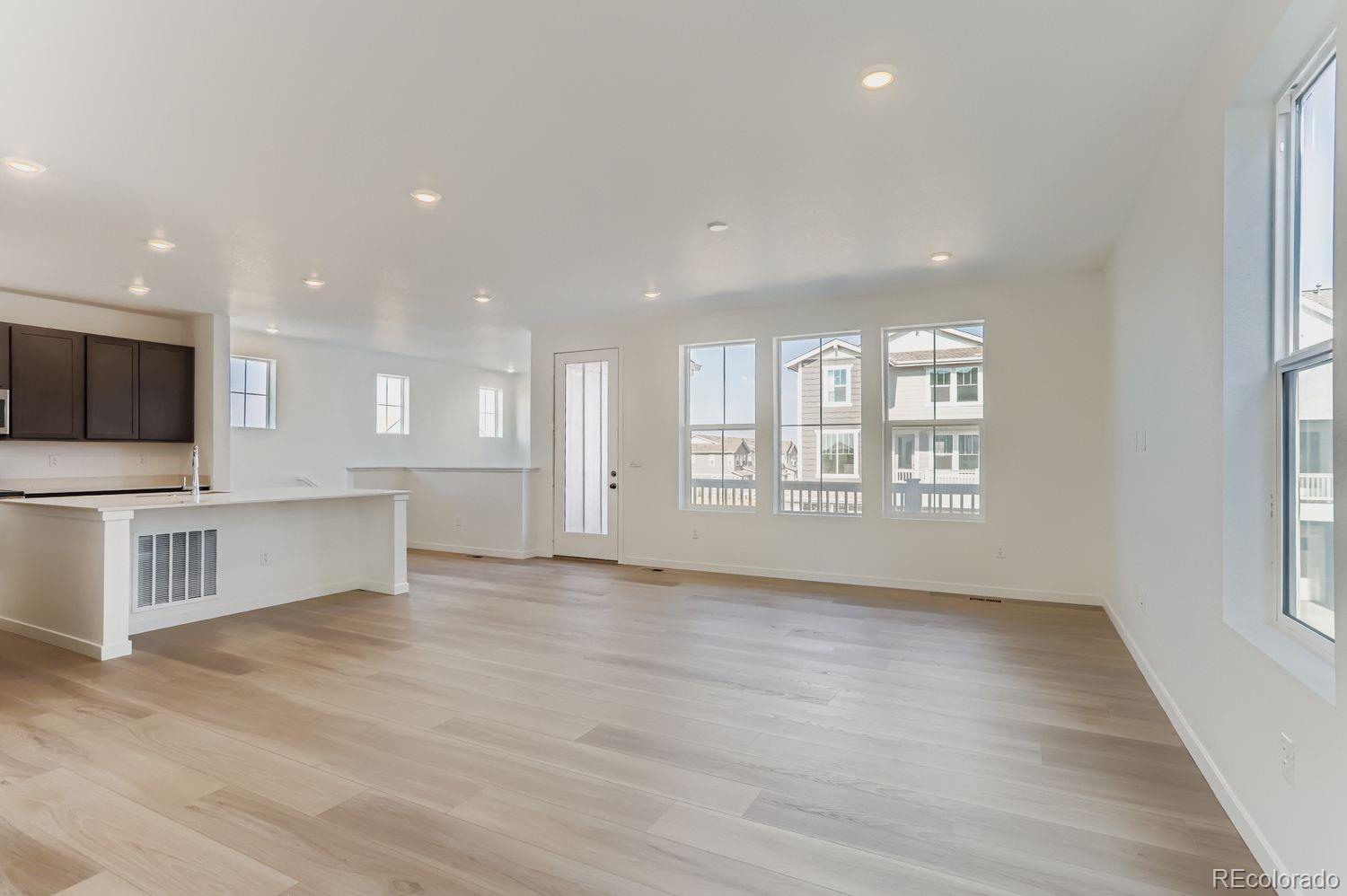 Thornton, Colorado, 80602, United States, 3 Bedrooms Bedrooms, ,2 BathroomsBathrooms,Residential,For Sale,1941031