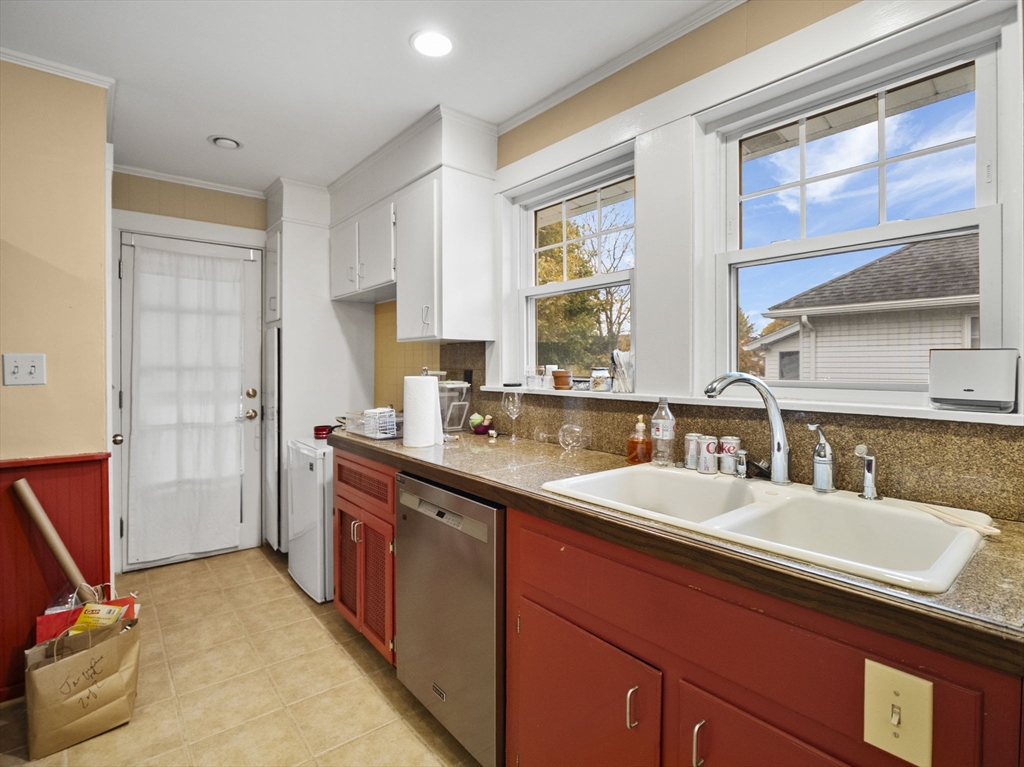 Belmont, Massachusetts, 02478, United States, 3 Bedrooms Bedrooms, ,1 BathroomBathrooms,Residential,For Sale,1988371