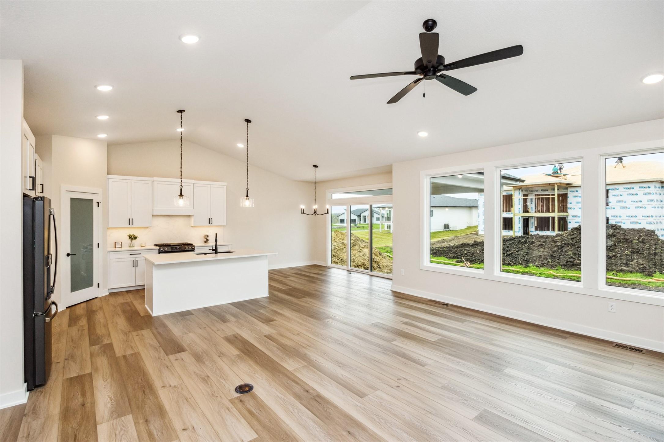 Clive, Iowa, 50325, United States, 4 Bedrooms Bedrooms, ,3 BathroomsBathrooms,Residential,For Sale,1928904