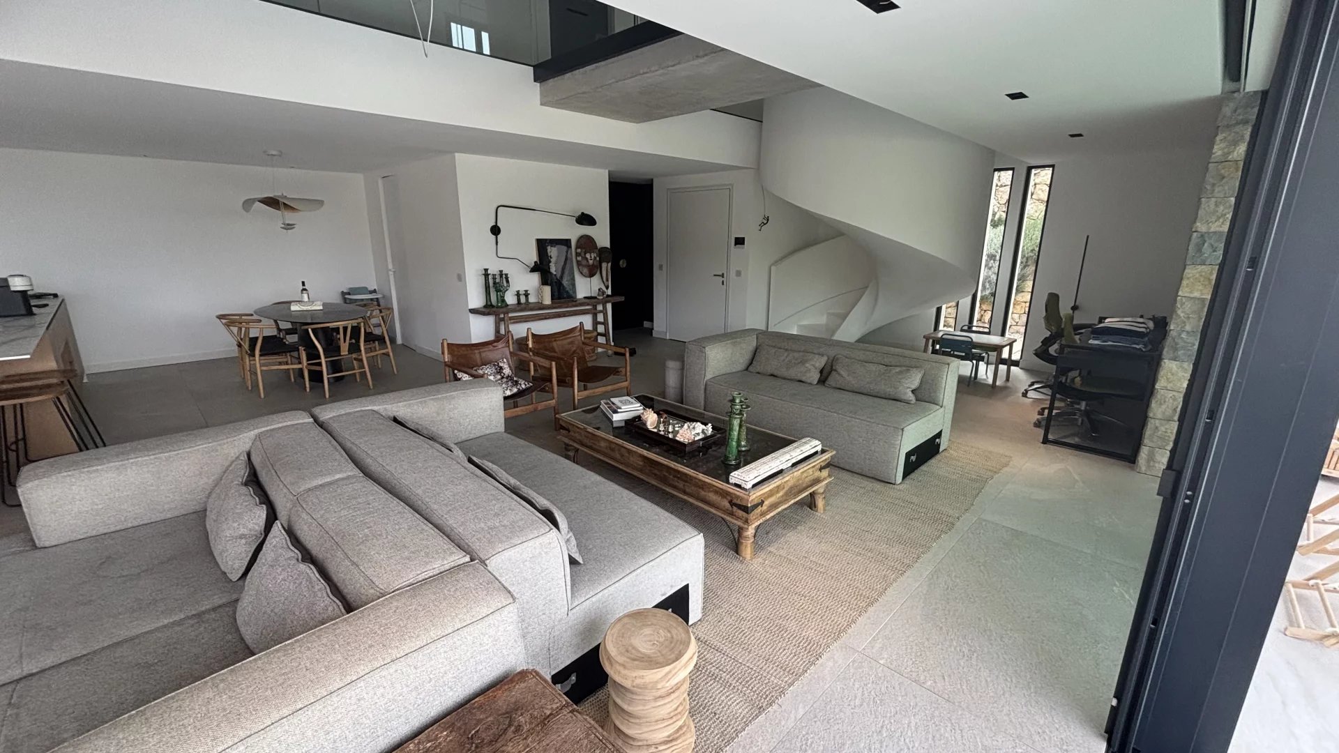 Saint-Paul-de-Vence, Provence-Alpes-Côte d’Azur, 06570, FR, 4 Bedrooms Bedrooms, ,Residential,For Sale,1754208