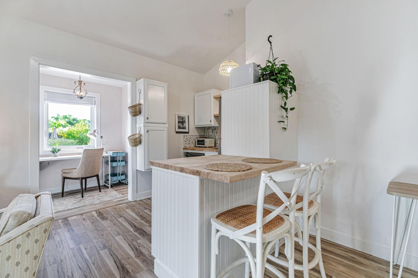 Monte Sereno, California, 95030, United States, 5 Bedrooms Bedrooms, ,5 BathroomsBathrooms,Residential,For Sale,1942167