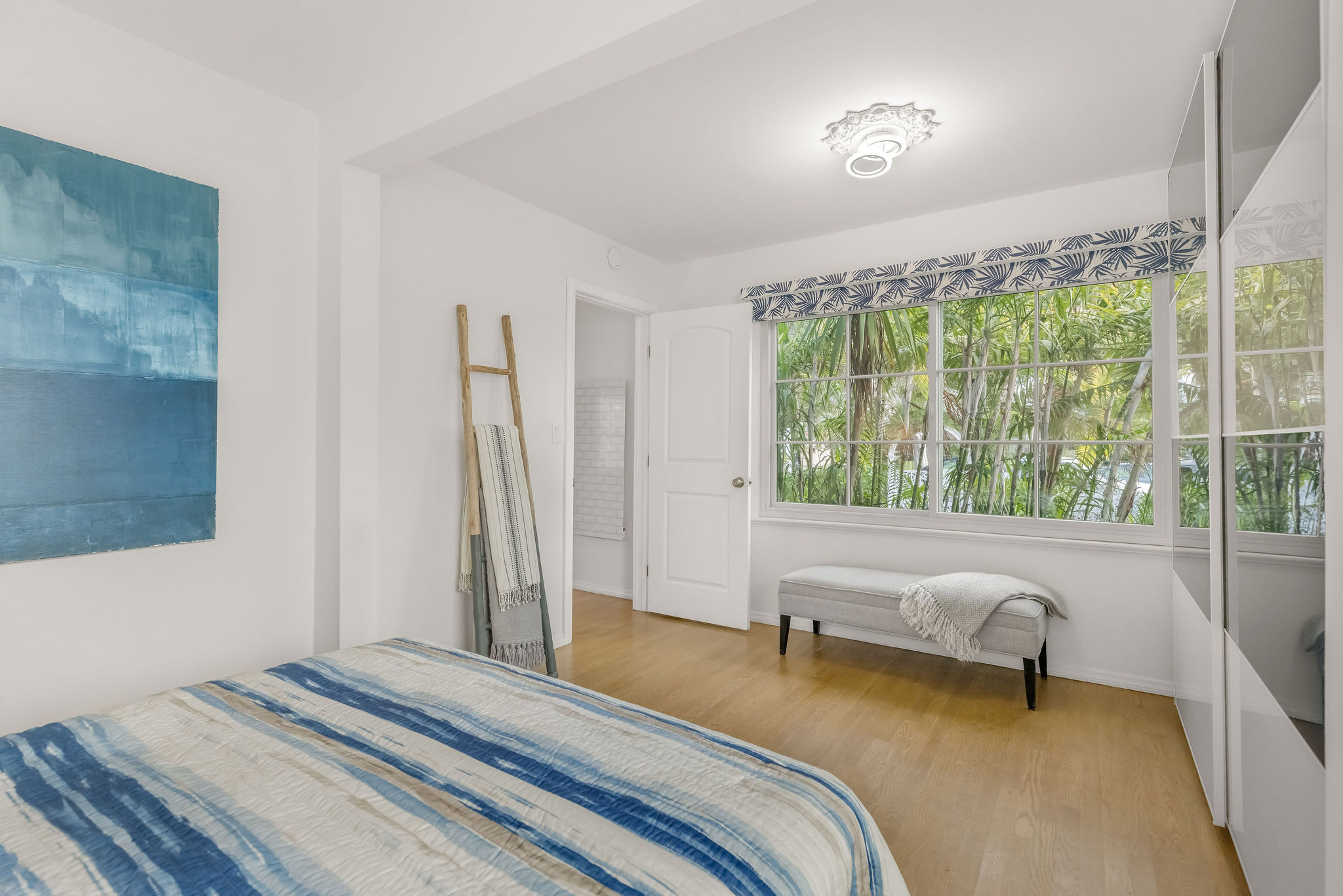  4931 Coolidge Ave - 物件實景