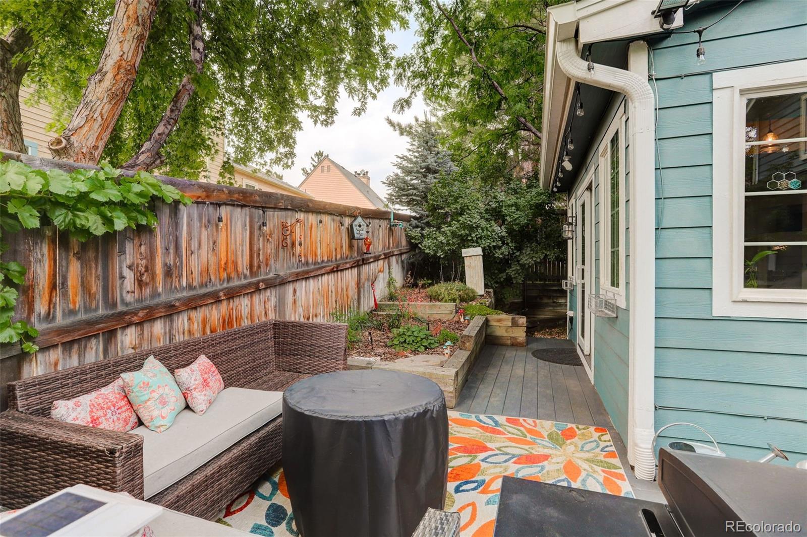 Littleton, Colorado, 80123, United States, 3 Bedrooms Bedrooms, ,3 BathroomsBathrooms,Residential,For Sale,1918351