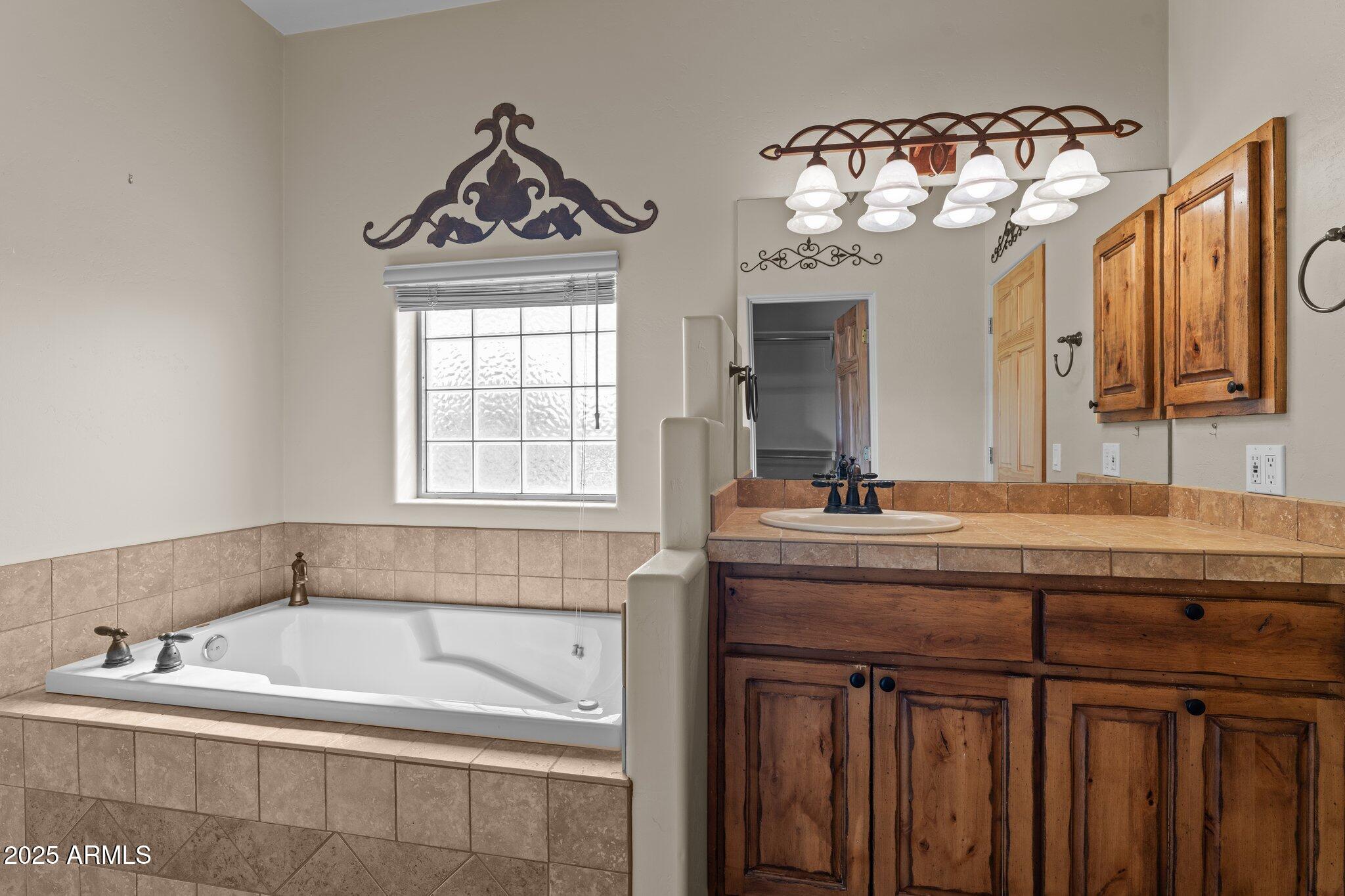 Wickenburg, Arizona, 85390, United States, 3 Bedrooms Bedrooms, ,3 BathroomsBathrooms,Residential,For Sale,1881788