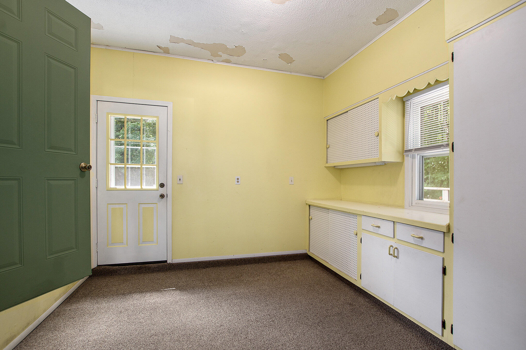 Holland, Michigan, 49424, United States, 3 Bedrooms Bedrooms, ,2 BathroomsBathrooms,Residential,For Sale,1918731