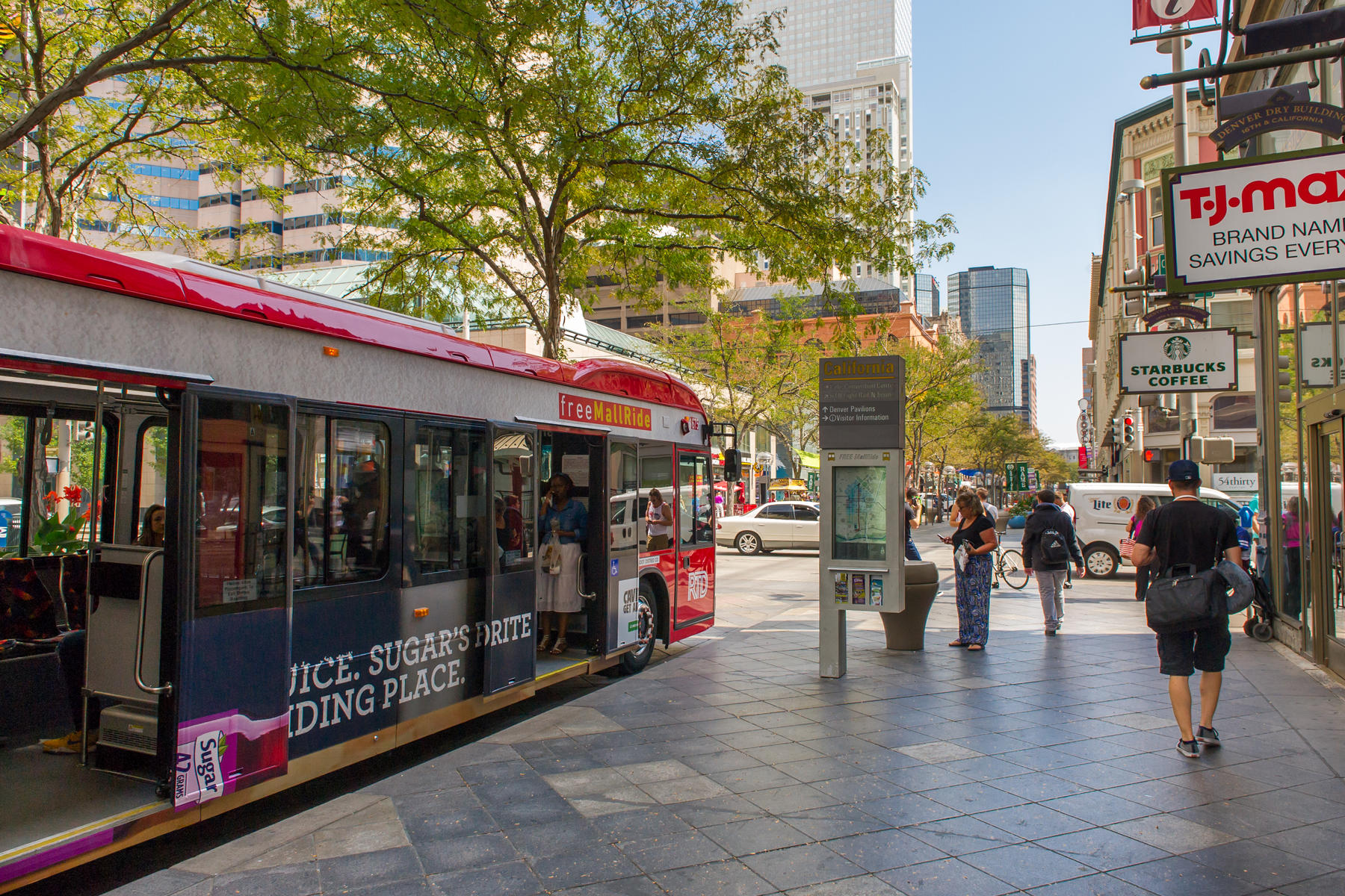  Arguably One of the Finest Condominium Opportunities Under $900,000 in Downtown - 物件實景