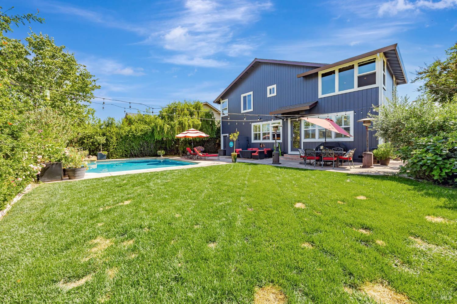 Windsor, California, 95492, United States, 4 Bedrooms Bedrooms, ,3 BathroomsBathrooms,Residential,For Sale,1942118