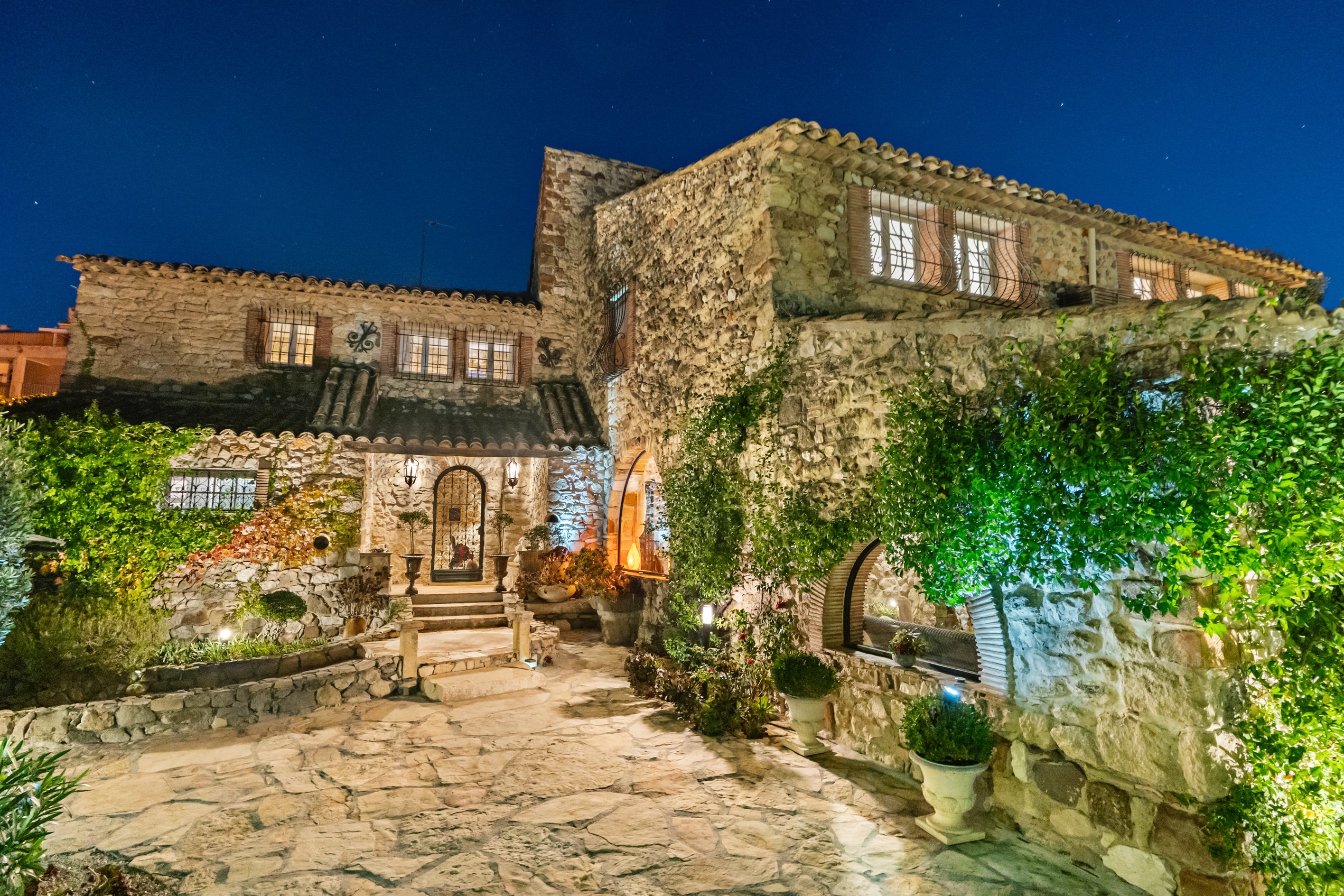  Exceptional stone bastide in Biot with pool and sea views - 物件實景