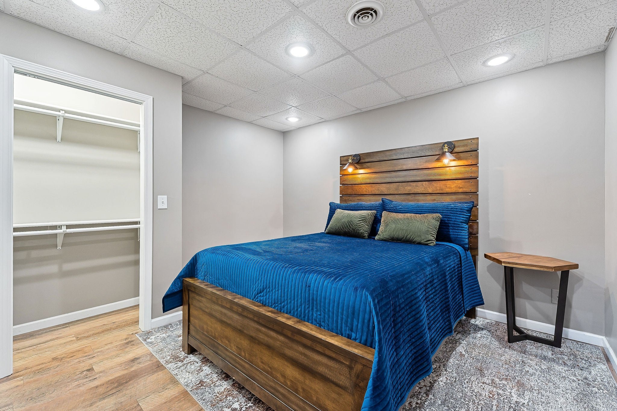 Smithville, Tennessee, 37166, United States, 1 Bedroom Bedrooms, ,4 BathroomsBathrooms,Residential,For Sale,2006606