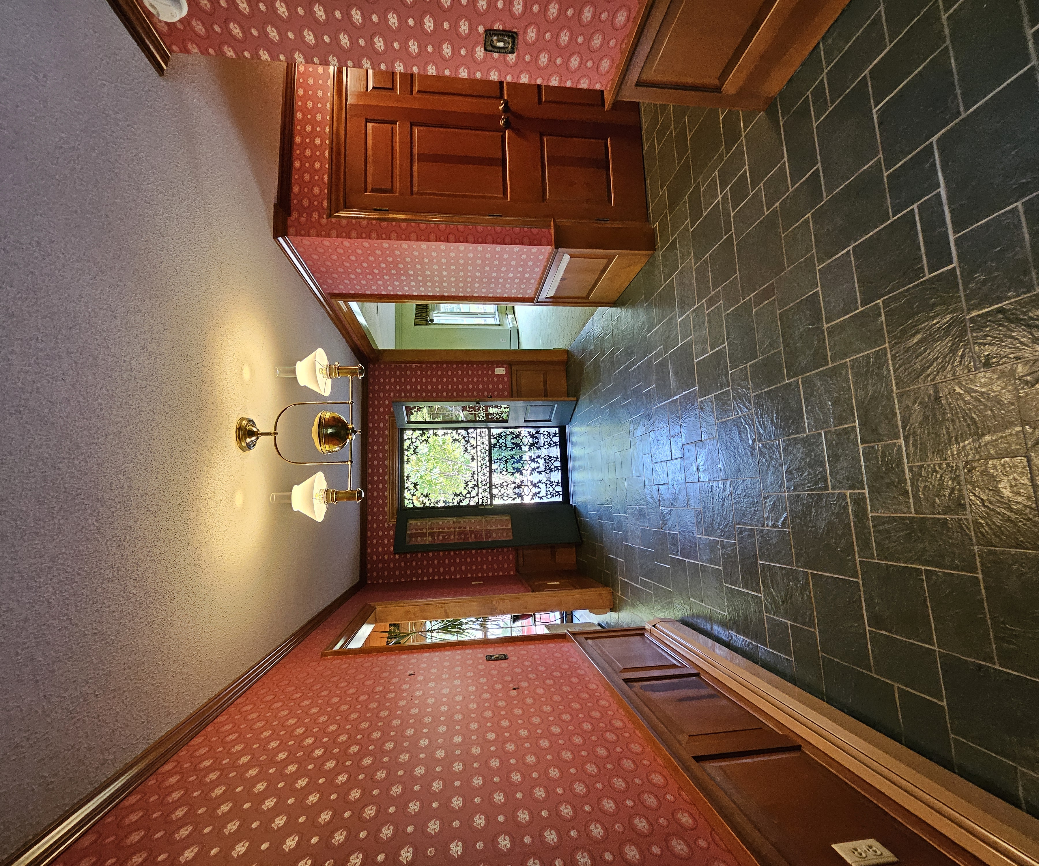 Hannibal, Missouri, 63401, United States, 3 Bedrooms Bedrooms, ,2 BathroomsBathrooms,Residential,For Sale,1981239